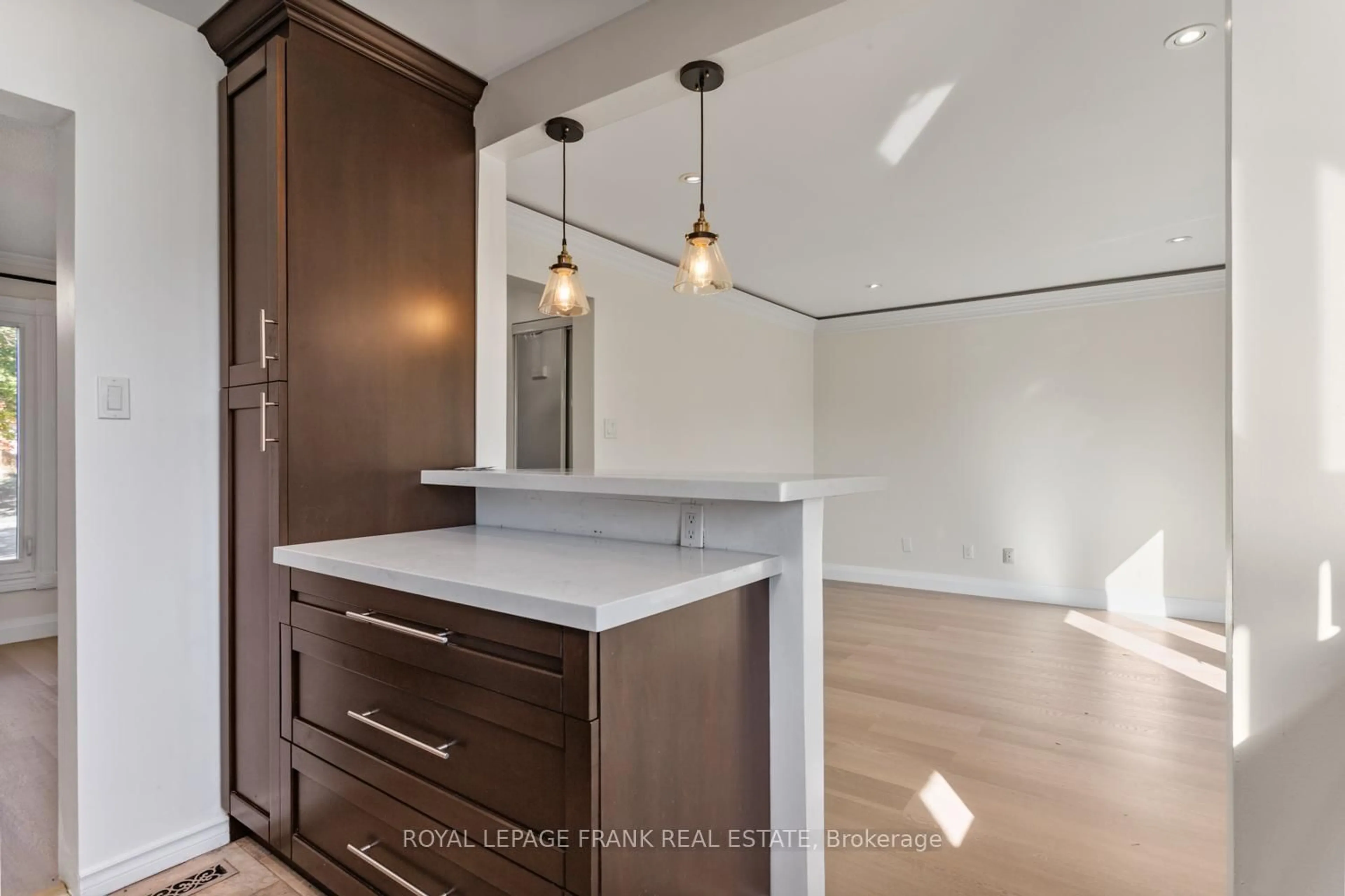 Open concept kitchen, unknown for 35 Fernbank Pl, Whitby Ontario L1R 1T1