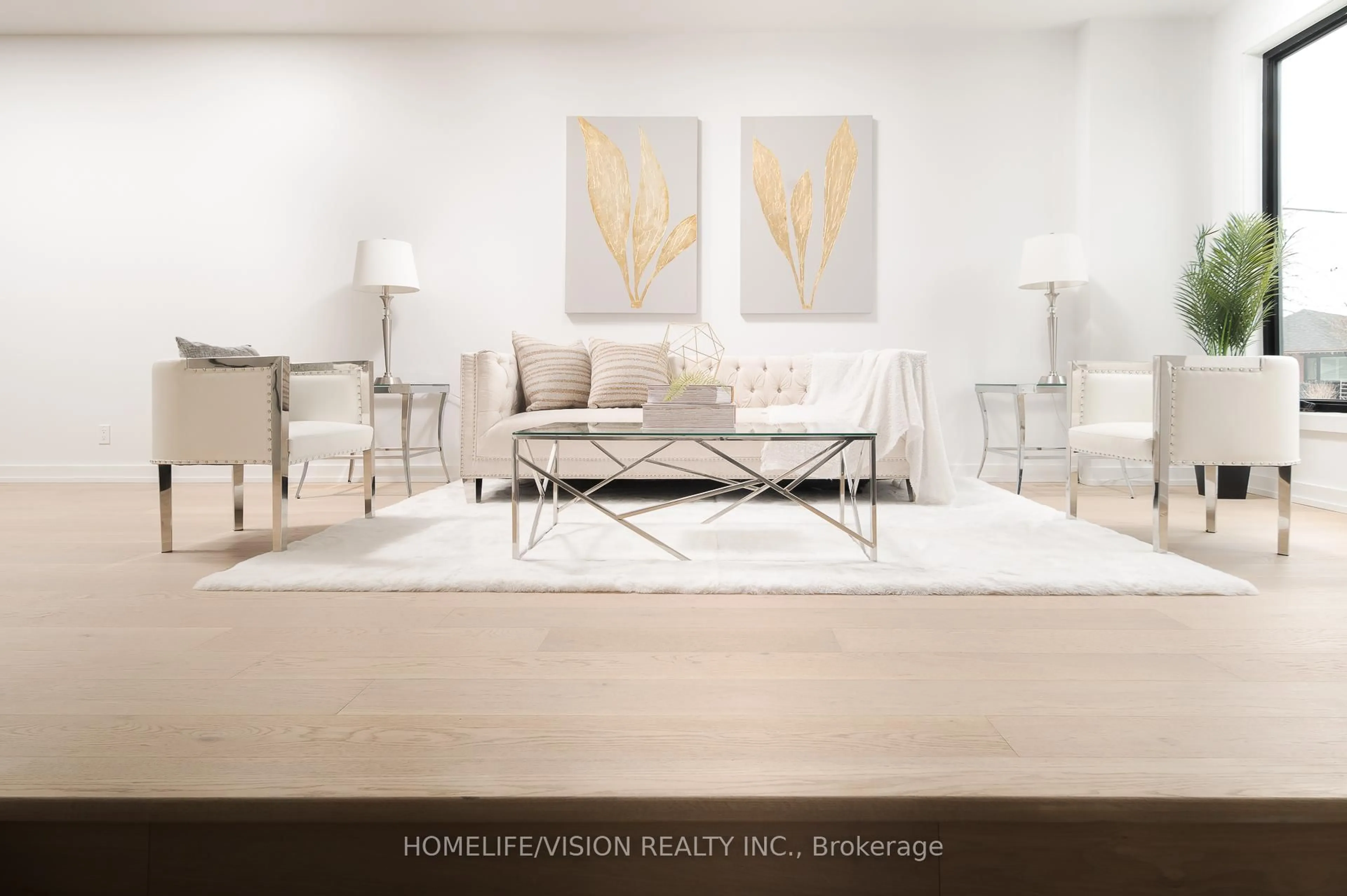 Living room with furniture, unknown for 44 Doris Dr, Toronto Ontario M4B 3C9