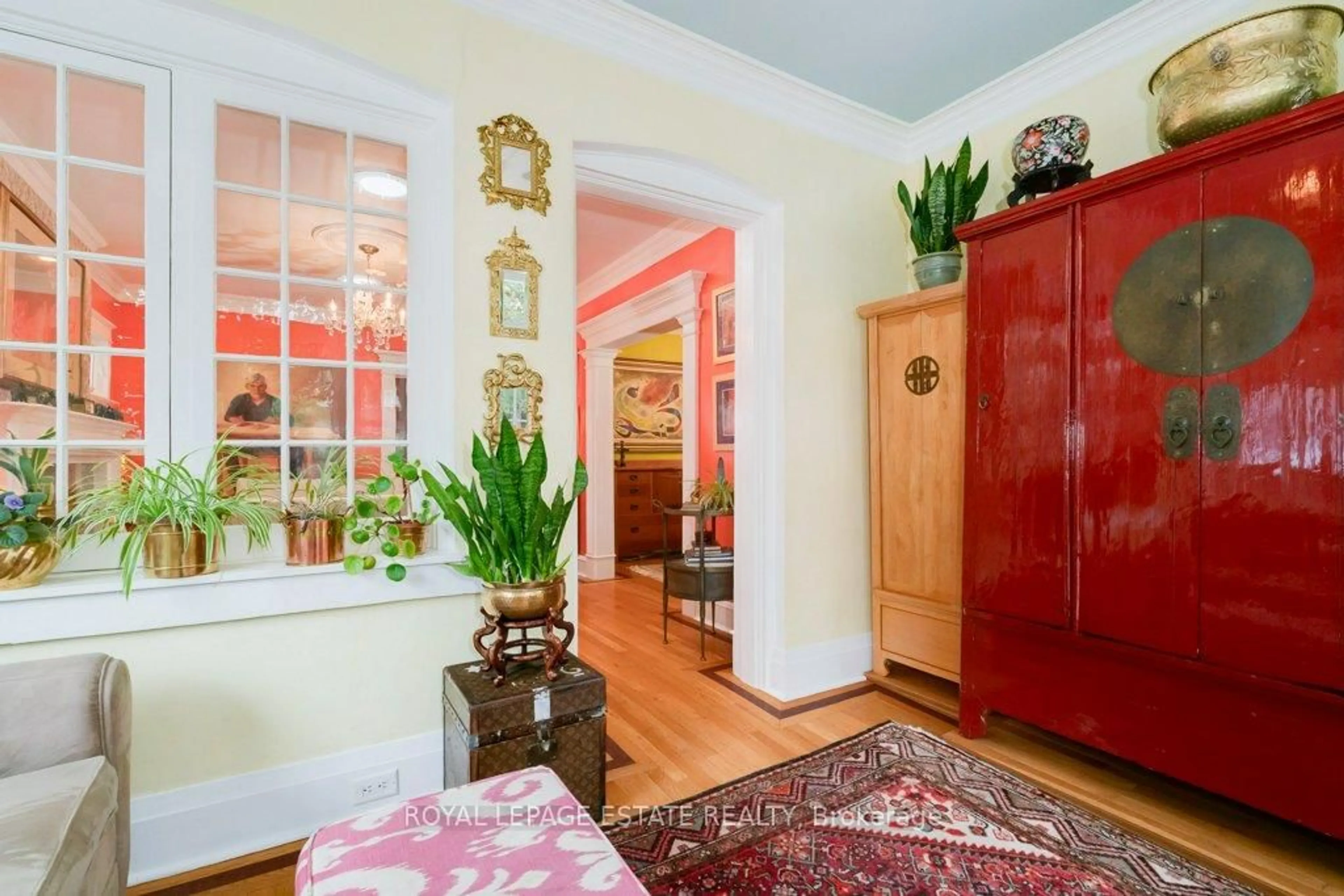 Indoor entryway for 314 Scarborough Rd, Toronto Ontario M4E 3M8