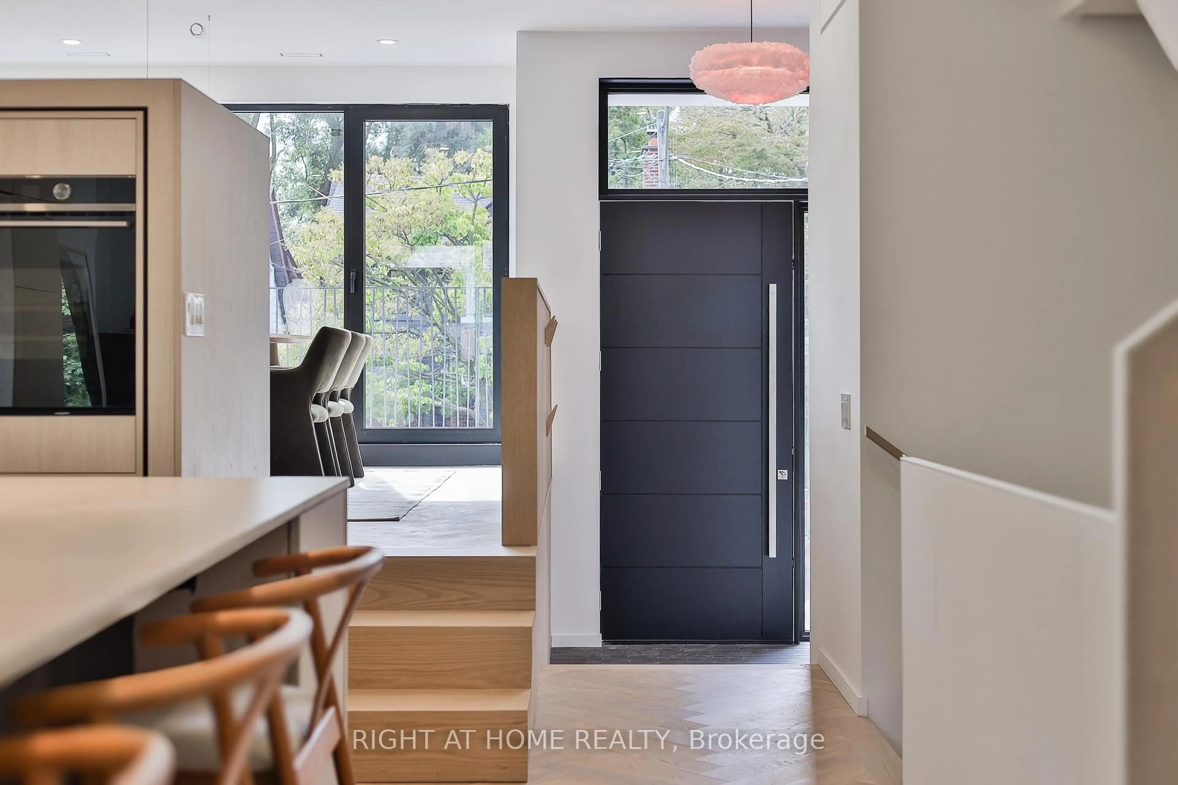 Indoor entryway for 22 Duart Park Rd, Toronto Ontario M4E 1J2