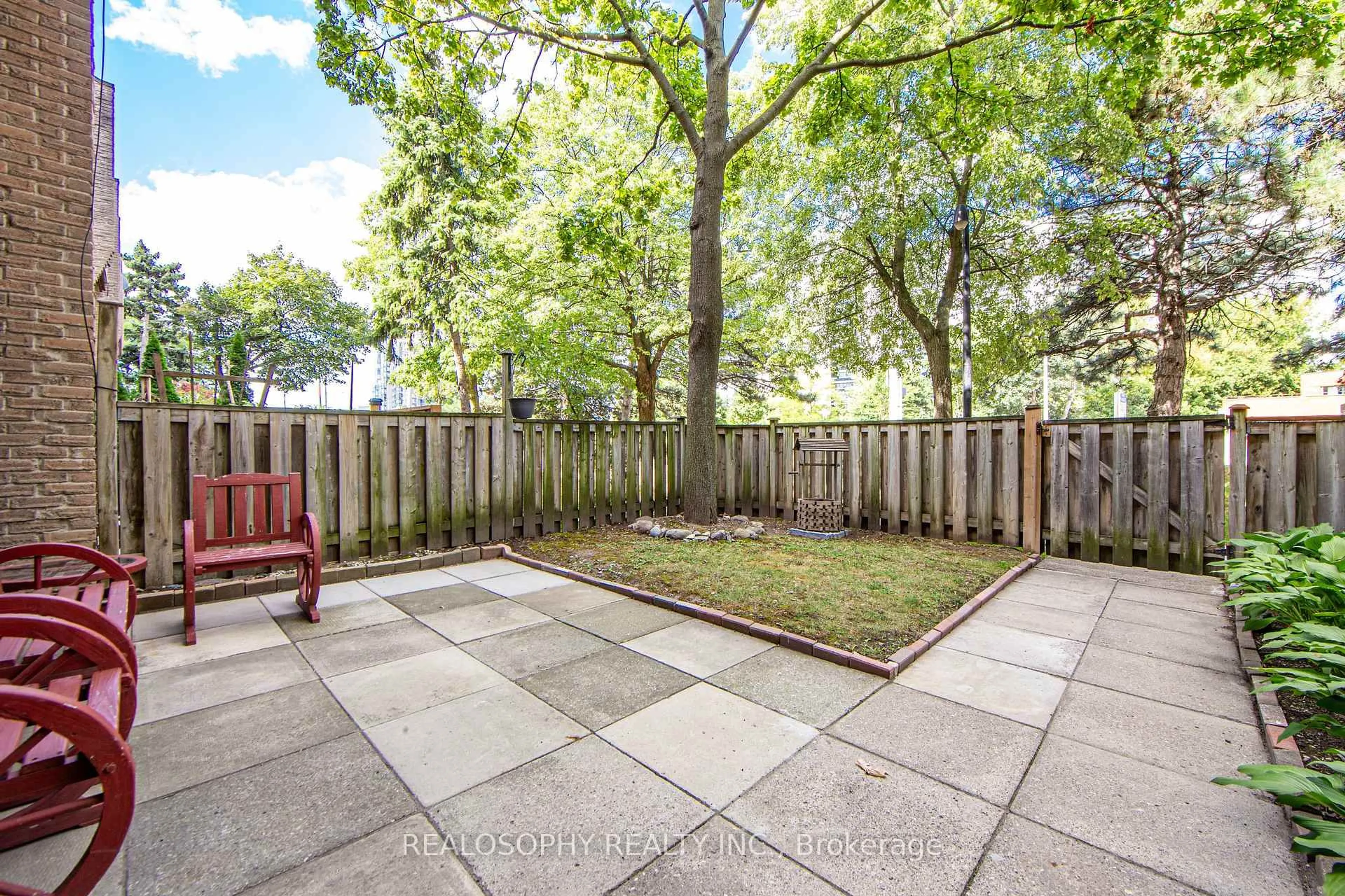 Patio, street for 91 Muir Dr #85, Toronto Ontario M1M 3T7