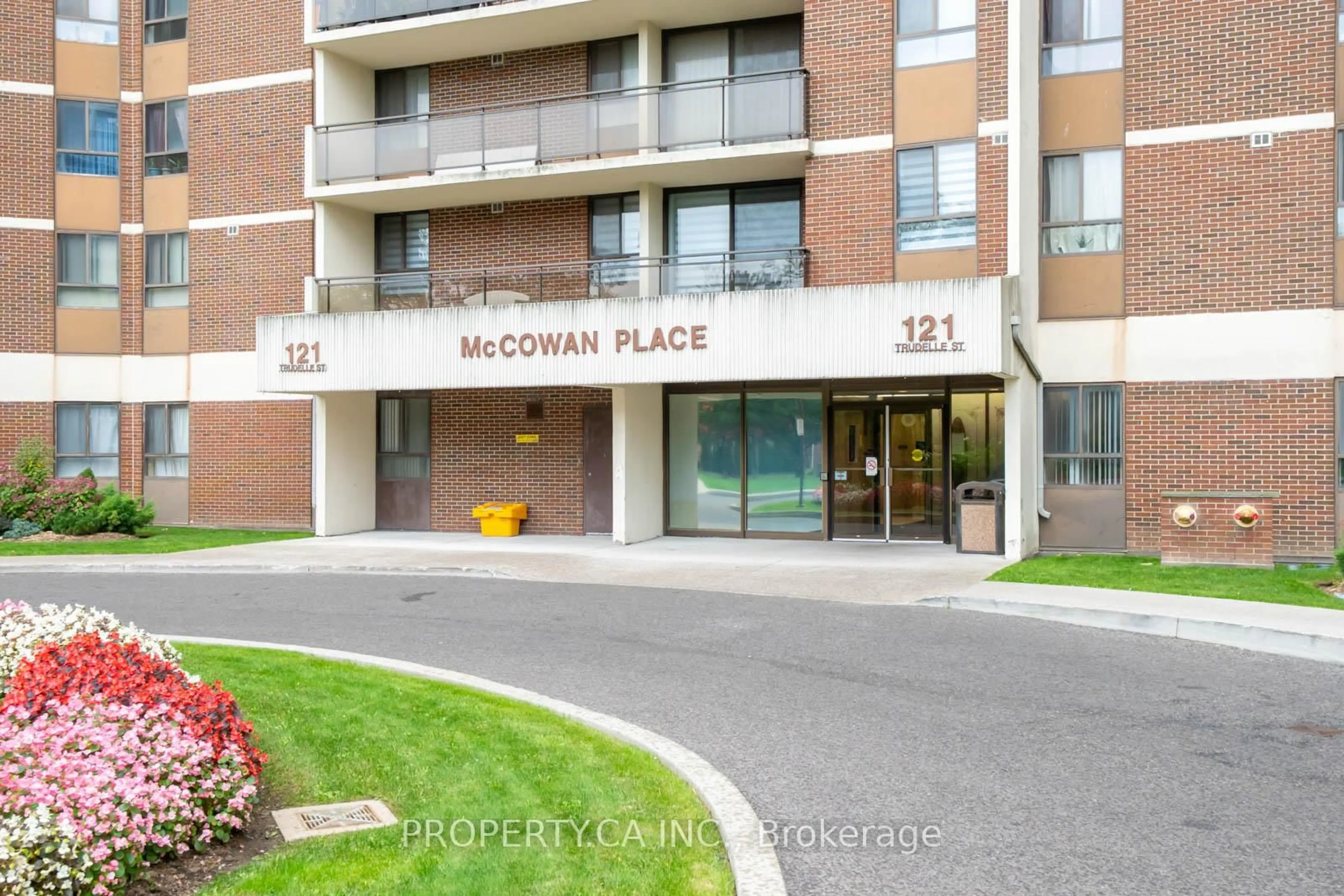Indoor foyer for 121 Trudelle St #609, Toronto Ontario M1J 3K4