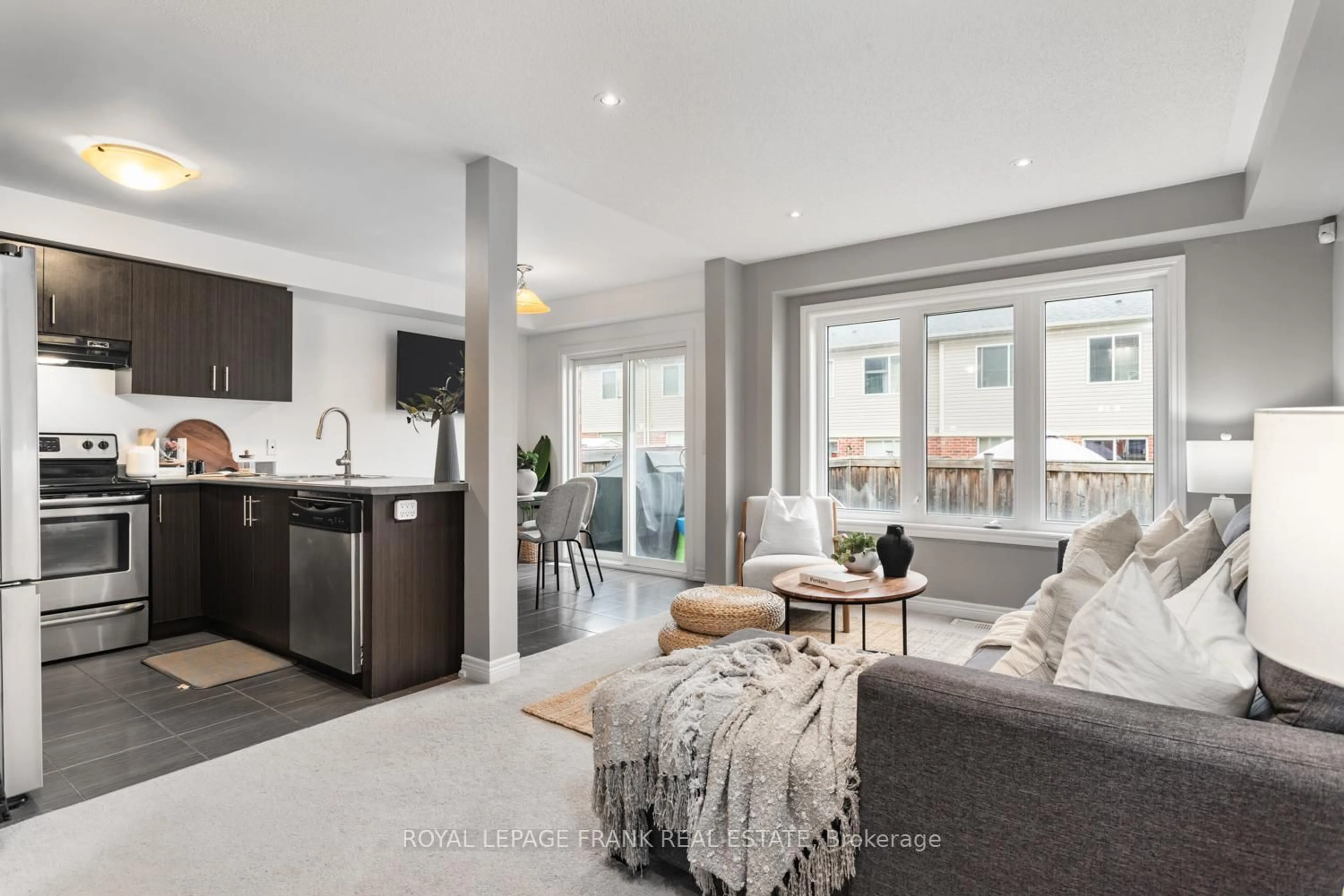 Open concept kitchen, unknown for 2353 Hill Rise St, Oshawa Ontario L1L 0G8