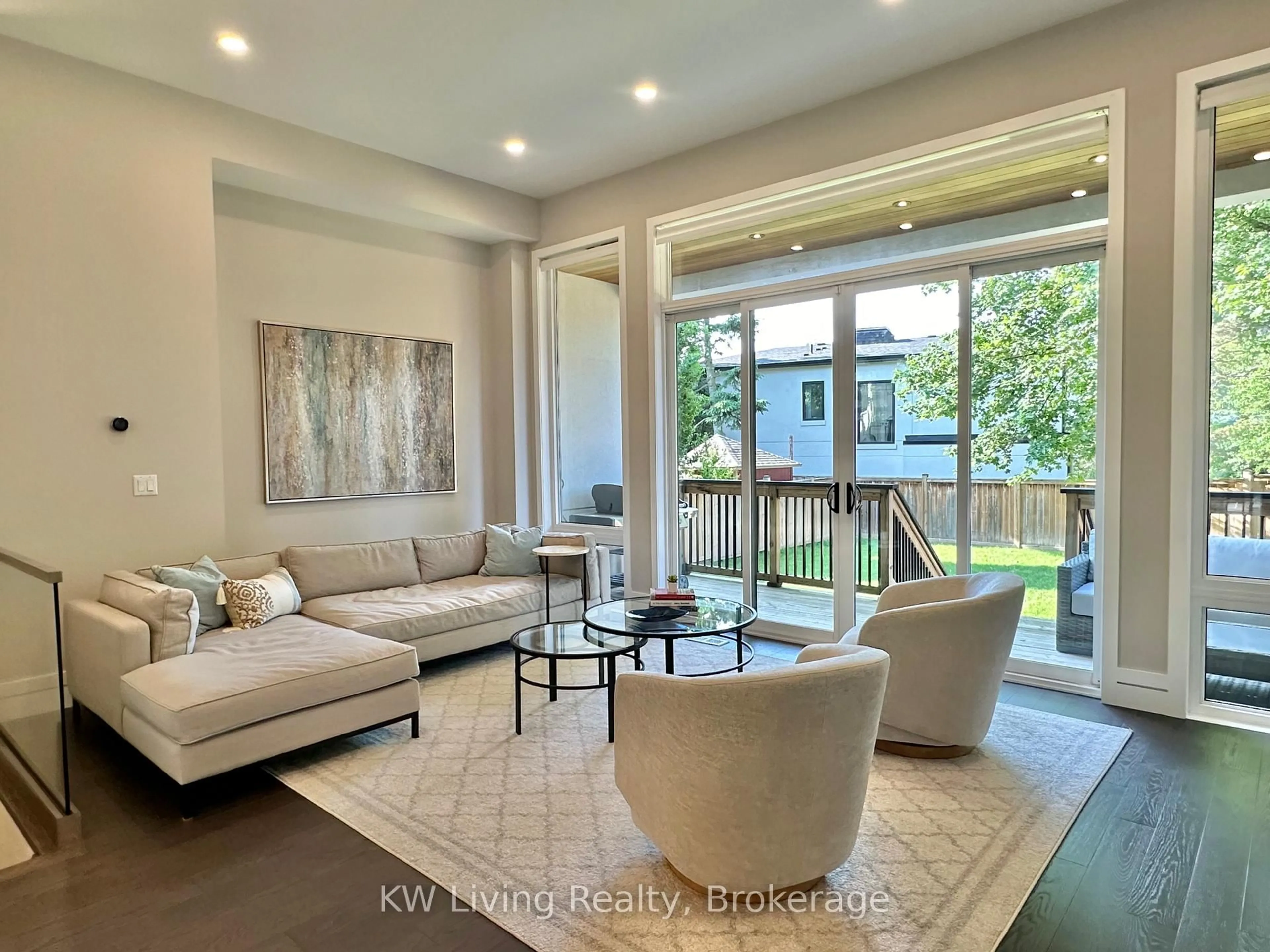 Living room with furniture, unknown for 18 Ferris Rd, Toronto Ontario M4B 1G1