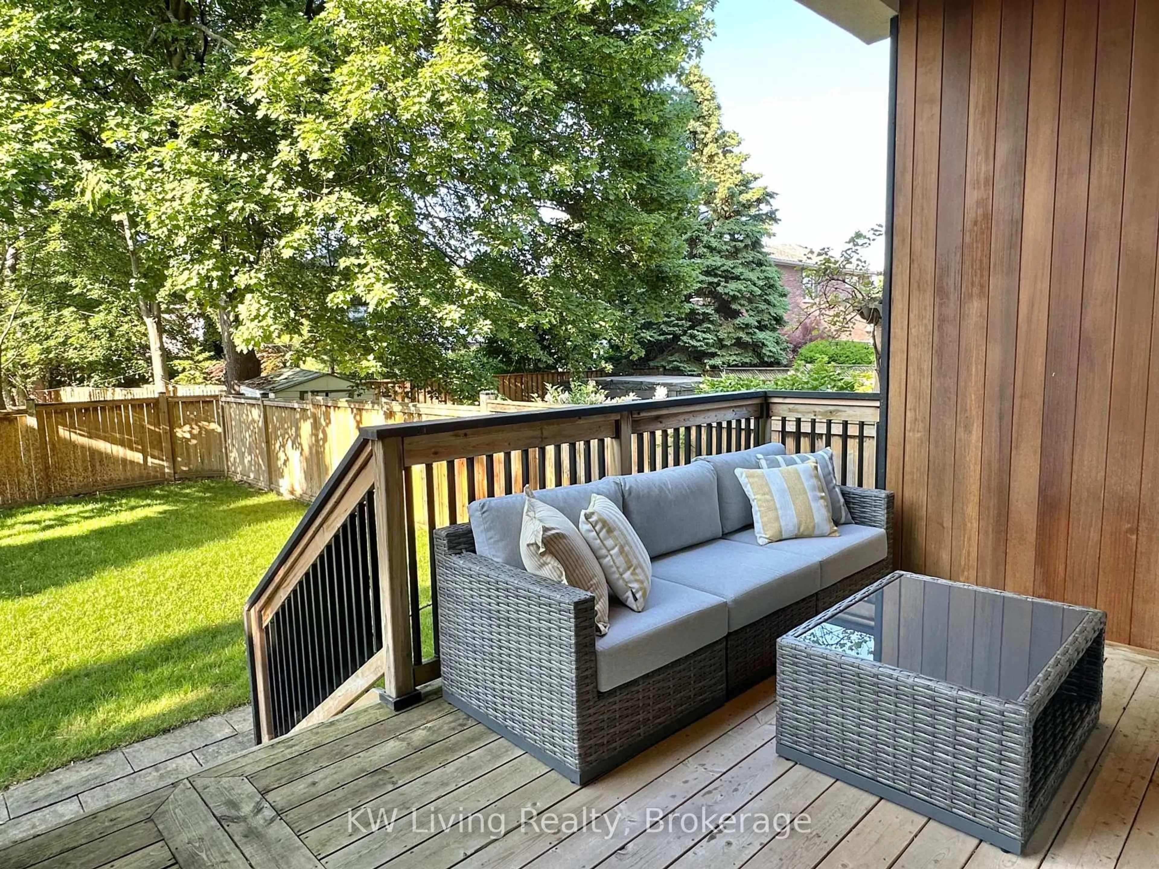 Patio, water/lake/river/ocean view for 18 Ferris Rd, Toronto Ontario M4B 1G1