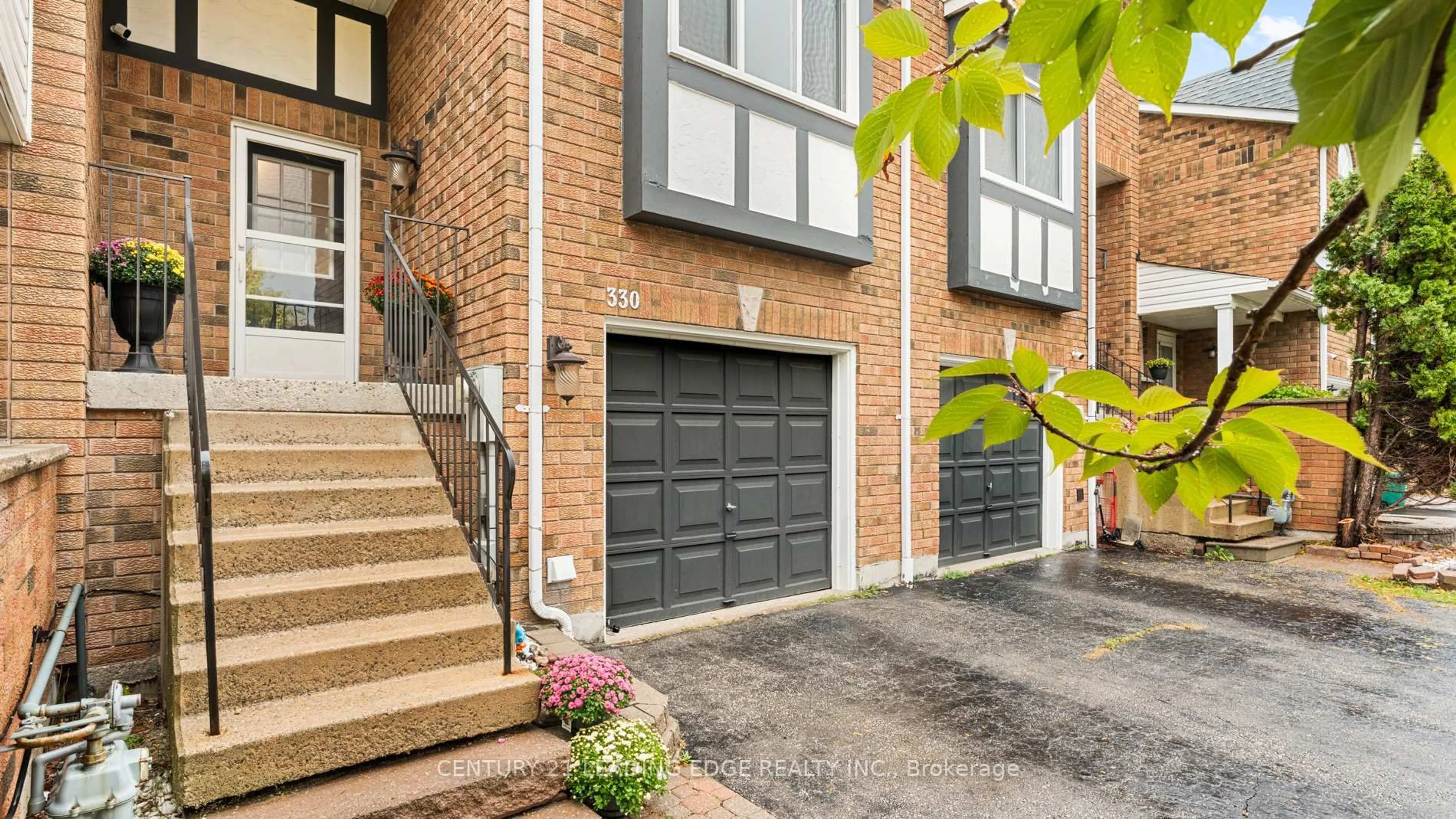 Home with brick exterior material, street for 330 Sparrow Circ, Pickering Ontario L1V 6Y3
