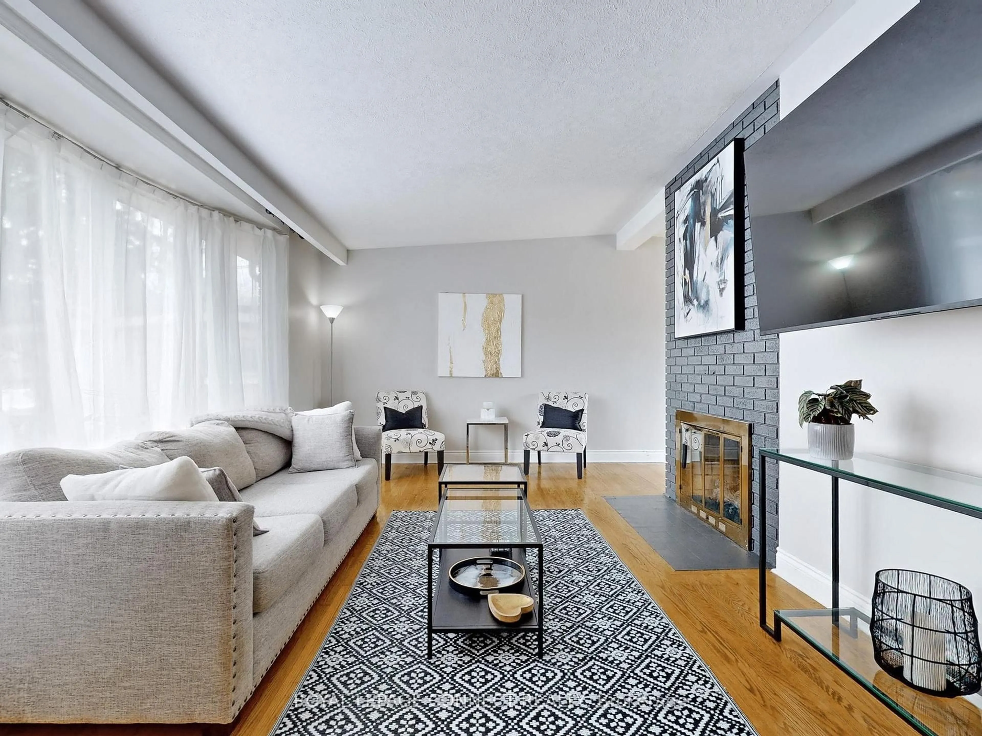 Living room with furniture, unknown for 245 Port Union Rd, Toronto Ontario M1C 2L2