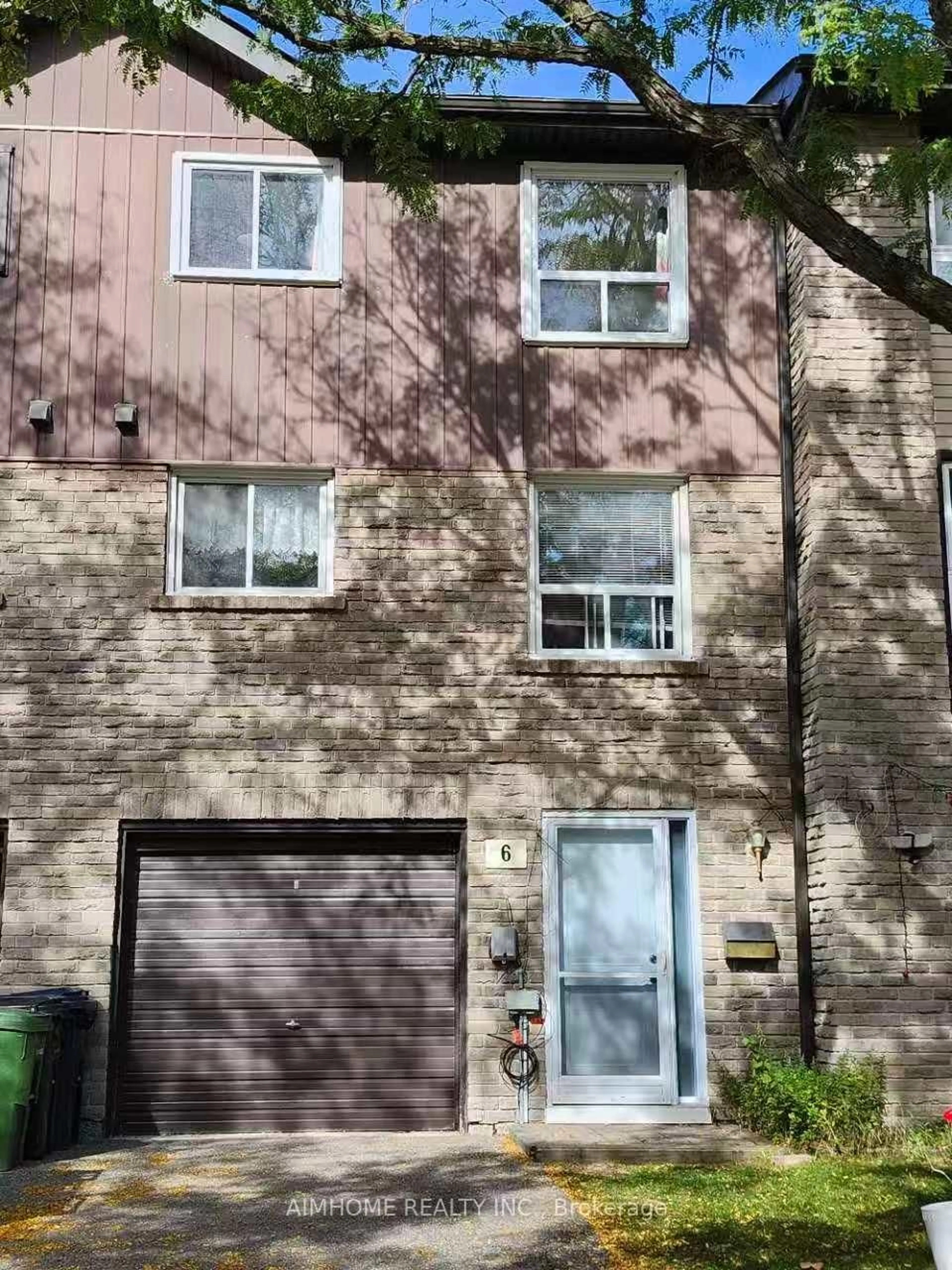 Home with vinyl exterior material, street for 6 Thunder Grve, Toronto Ontario M1V 1V6