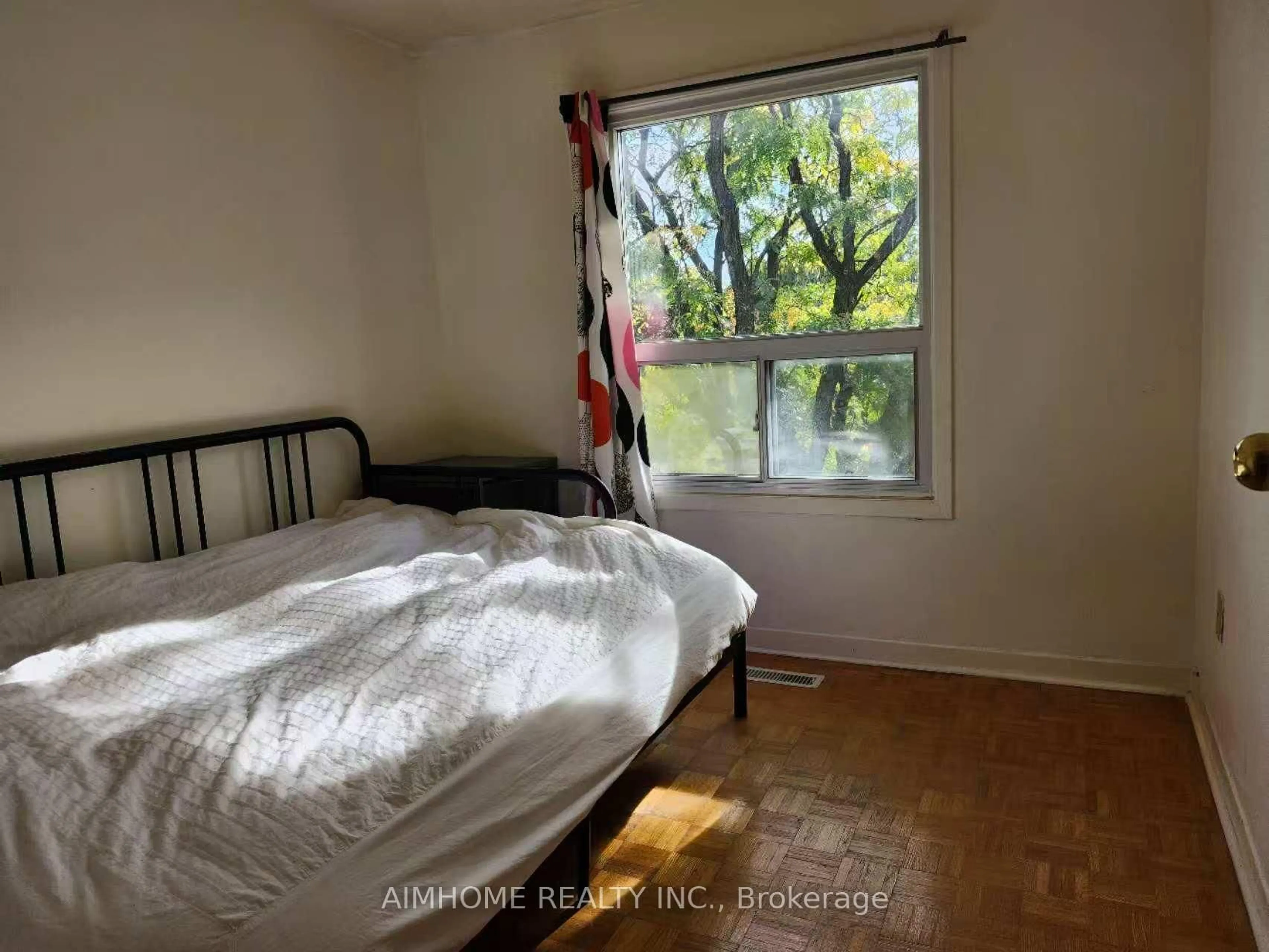 A pic of a room for 6 Thunder Grve, Toronto Ontario M1V 1V6