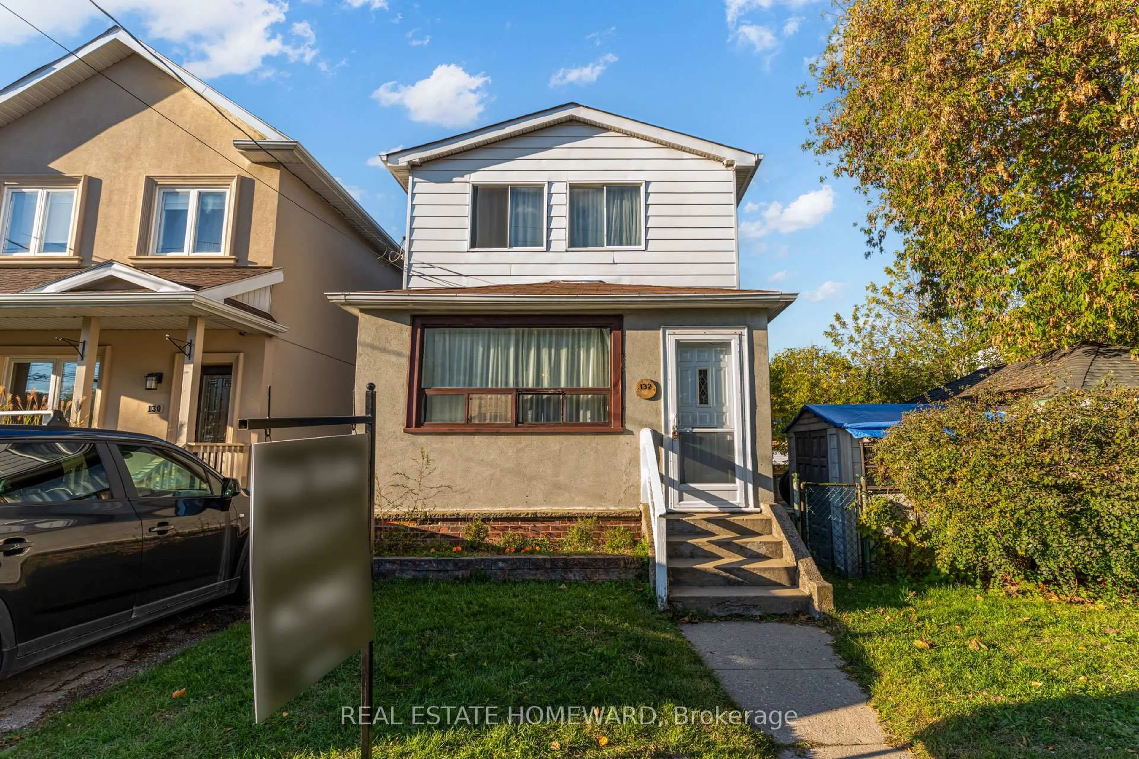 Home with vinyl exterior material, street for 132 Hollis Ave, Toronto Ontario M1N 2C8