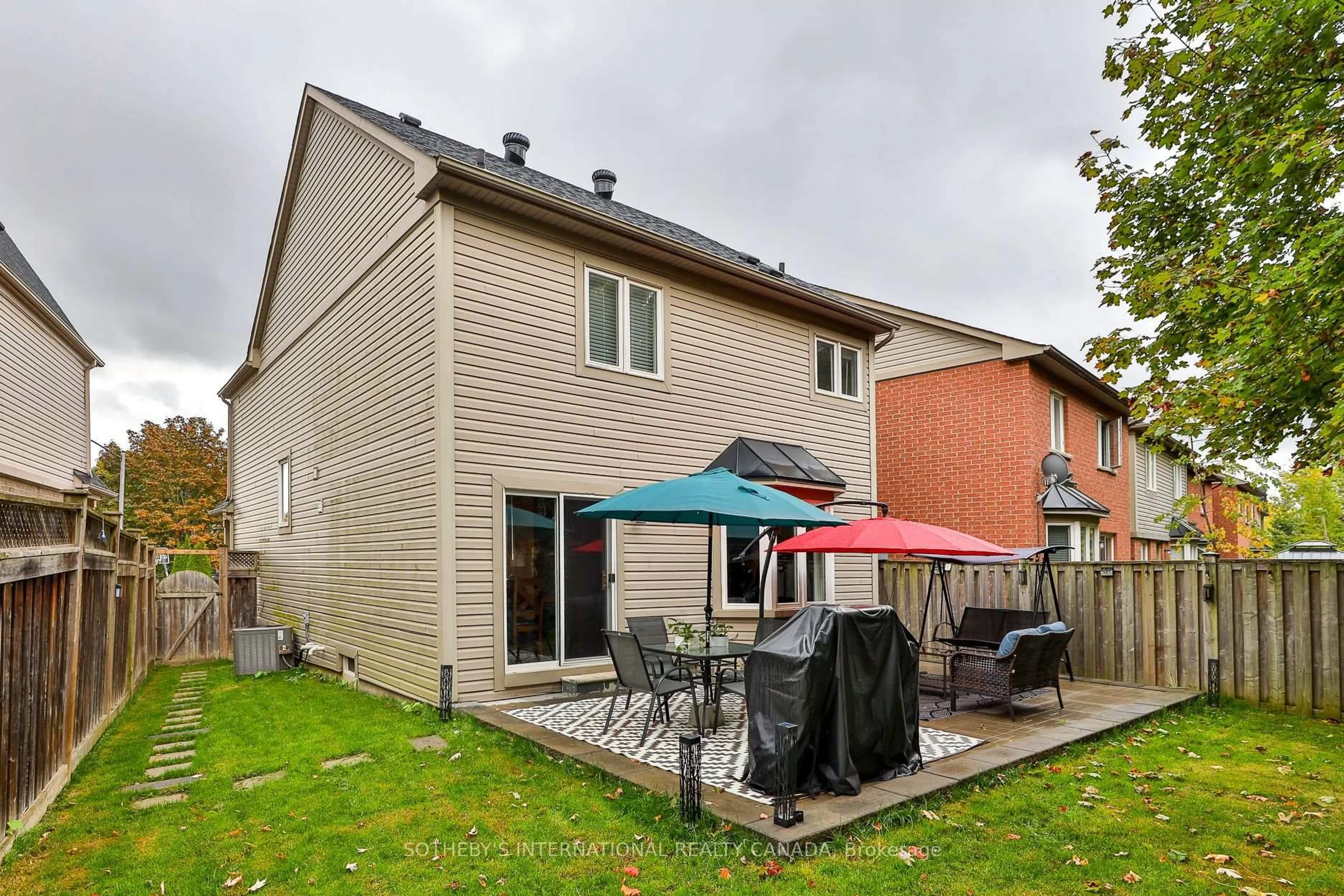 Patio, street for 83 Norland Circ, Oshawa Ontario L1L 0A7