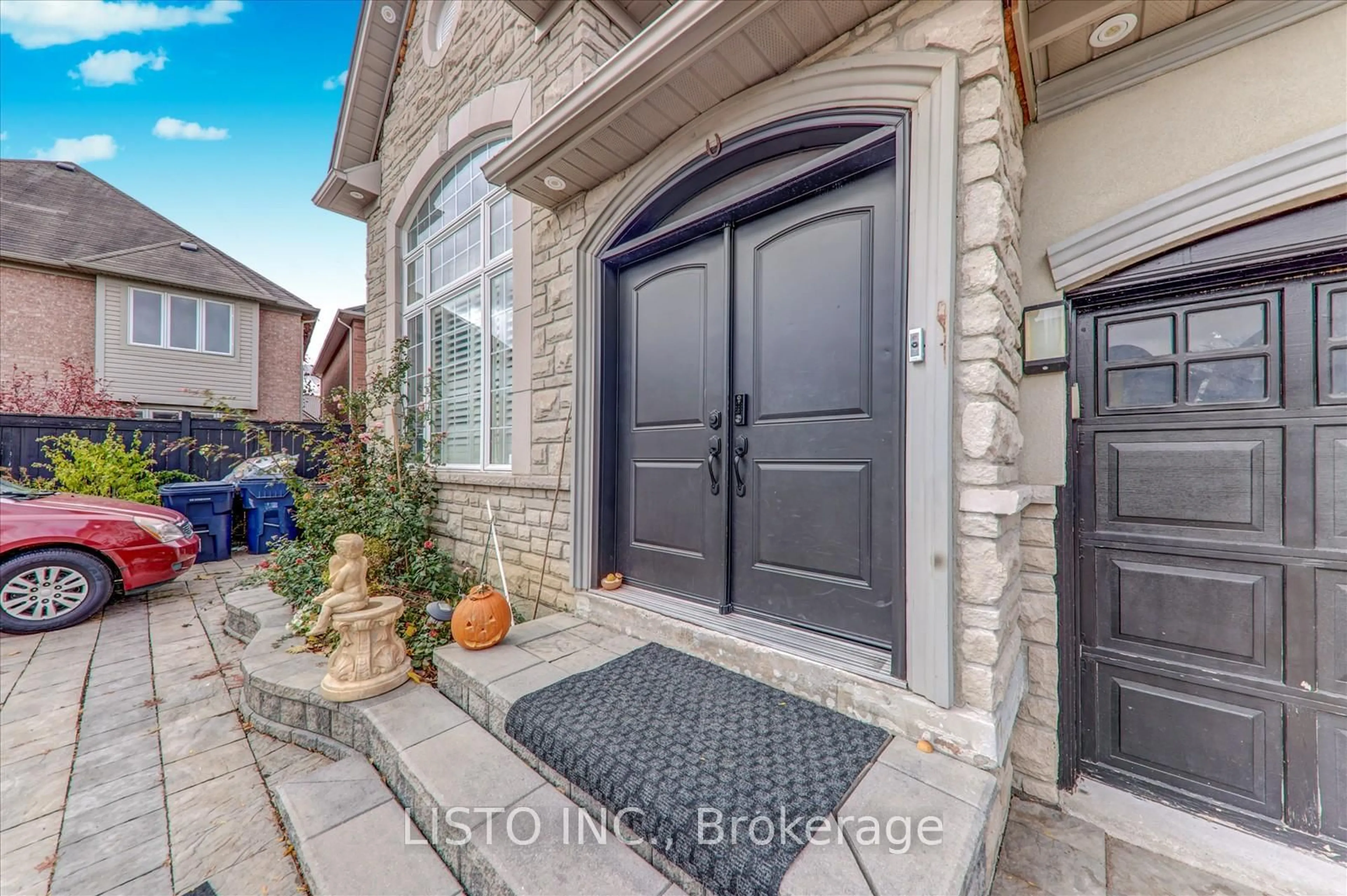 Home with brick exterior material, street for 65 Warbler Circ, Toronto Ontario M1X 1V5