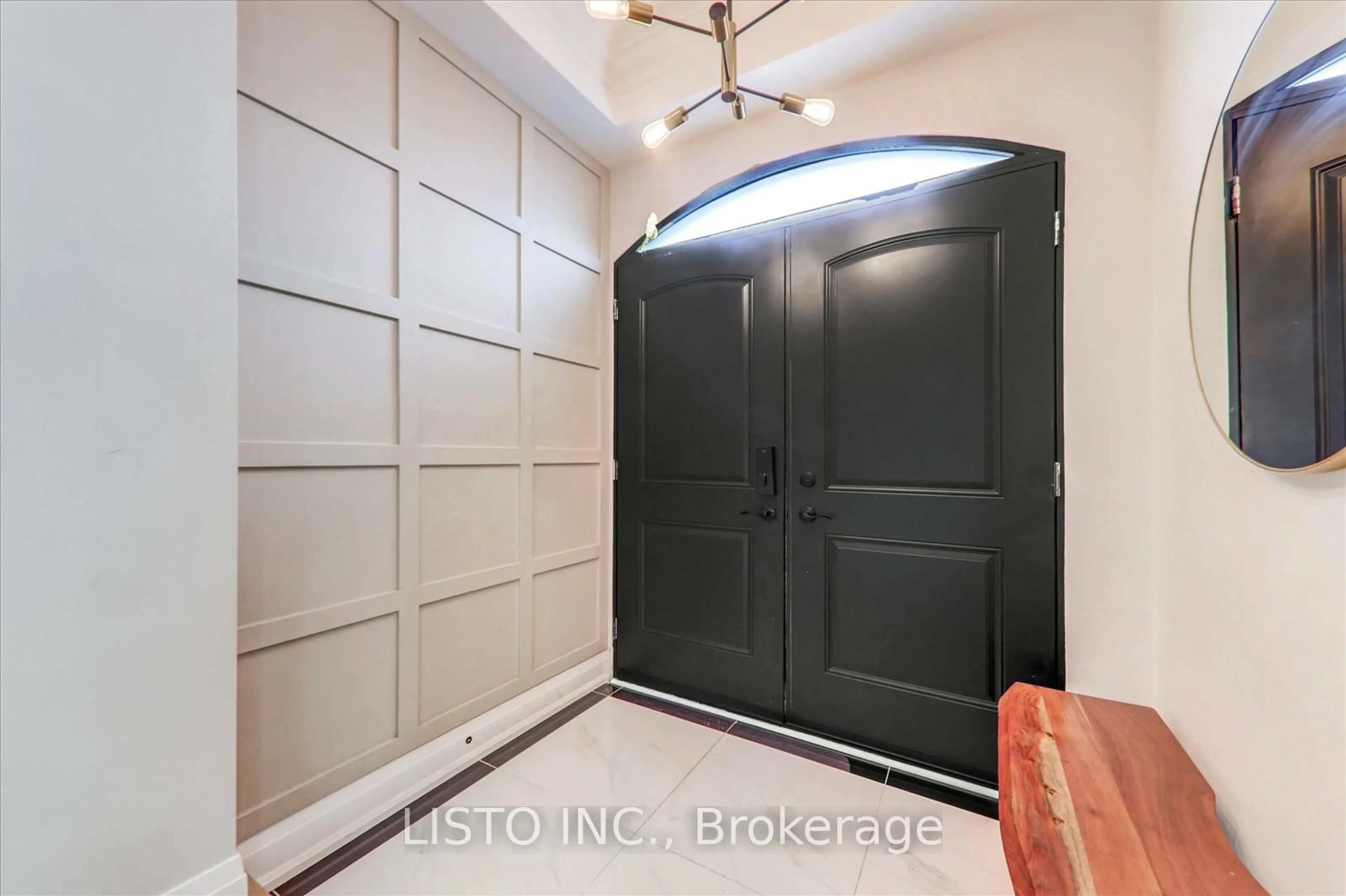 Indoor entryway for 65 Warbler Circ, Toronto Ontario M1X 1V5