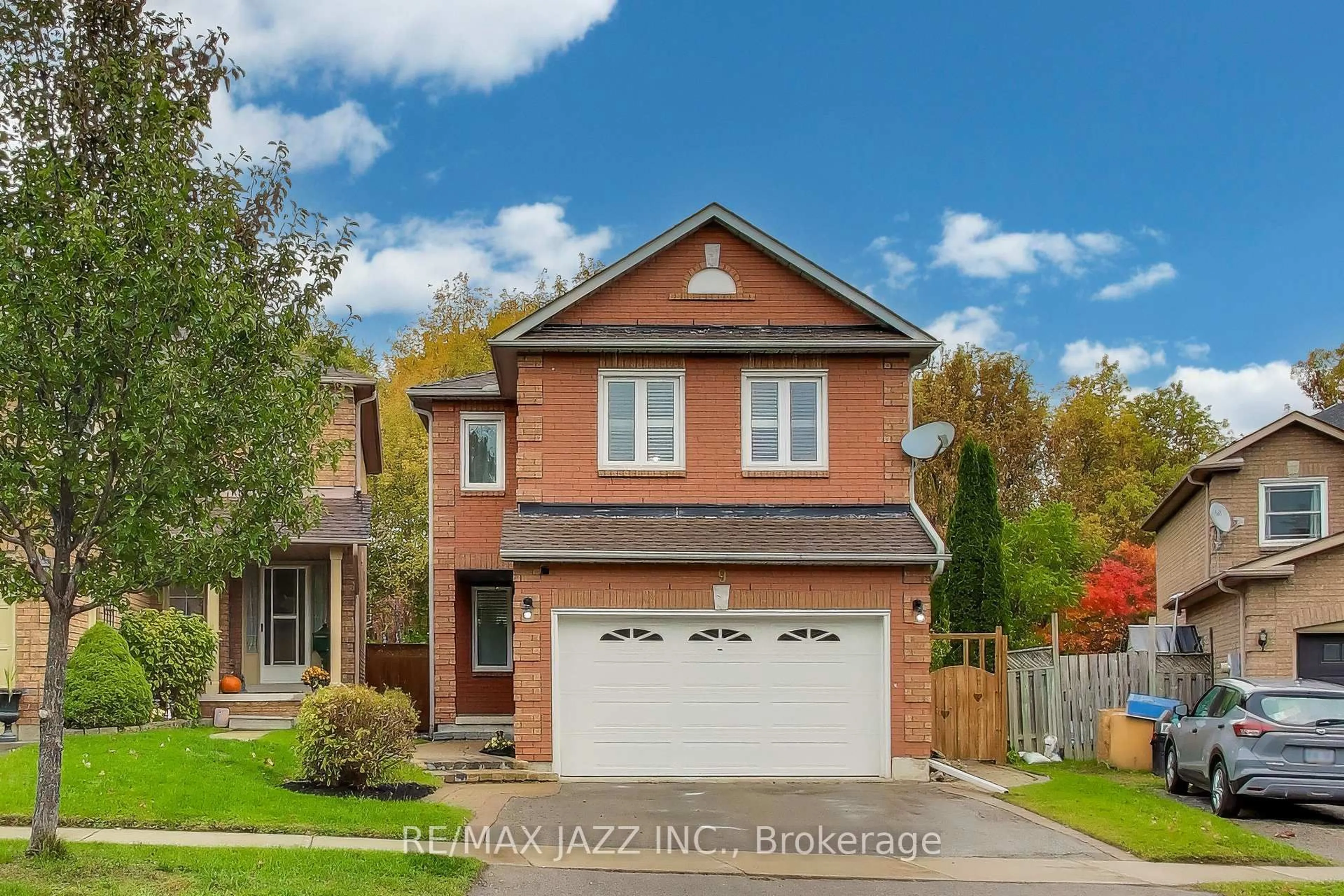 Home with brick exterior material, street for 9 Maconnachie Pl, Clarington Ontario L1C 4M4
