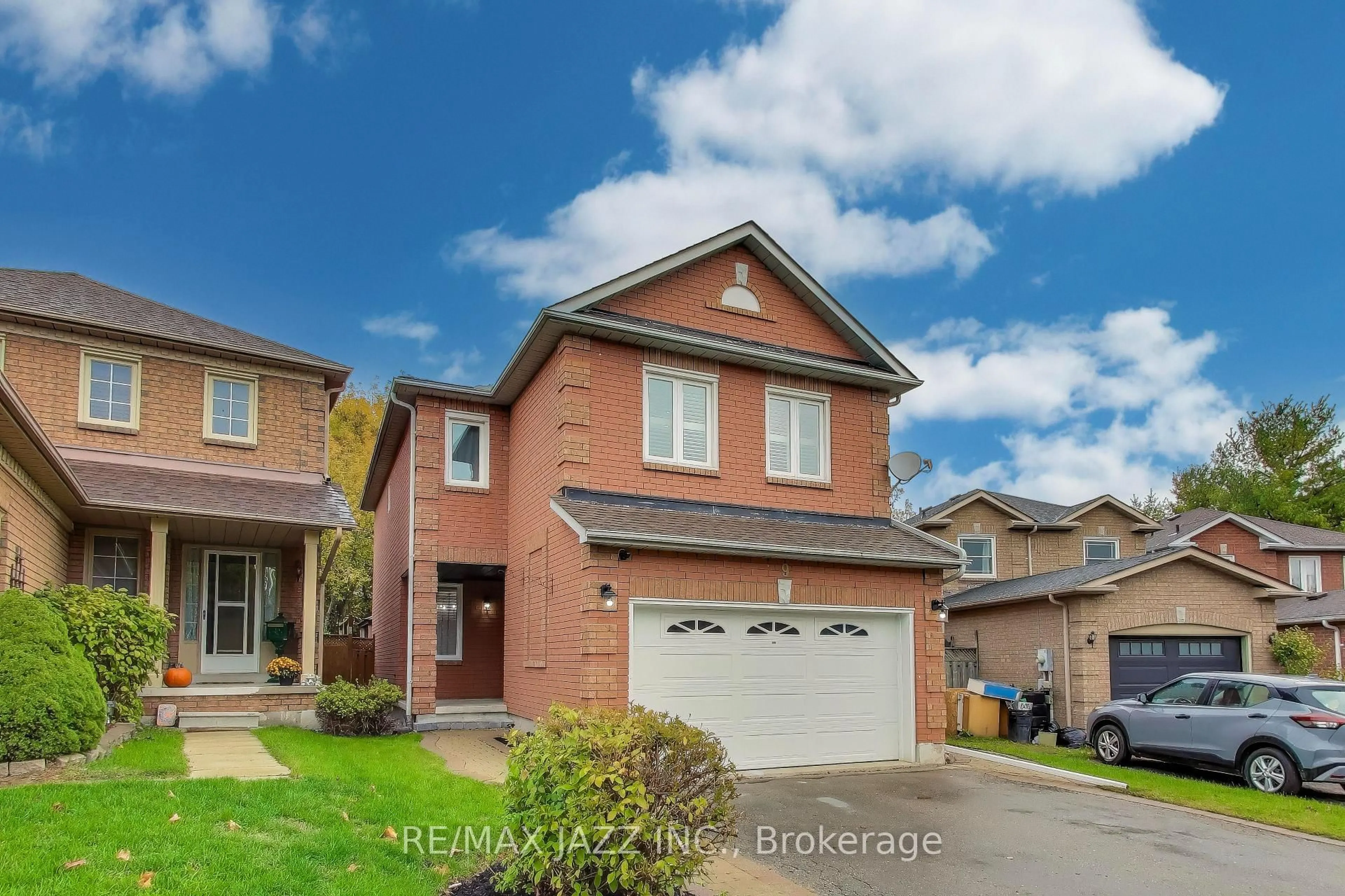 Home with brick exterior material, street for 9 Maconnachie Pl, Clarington Ontario L1C 4M4