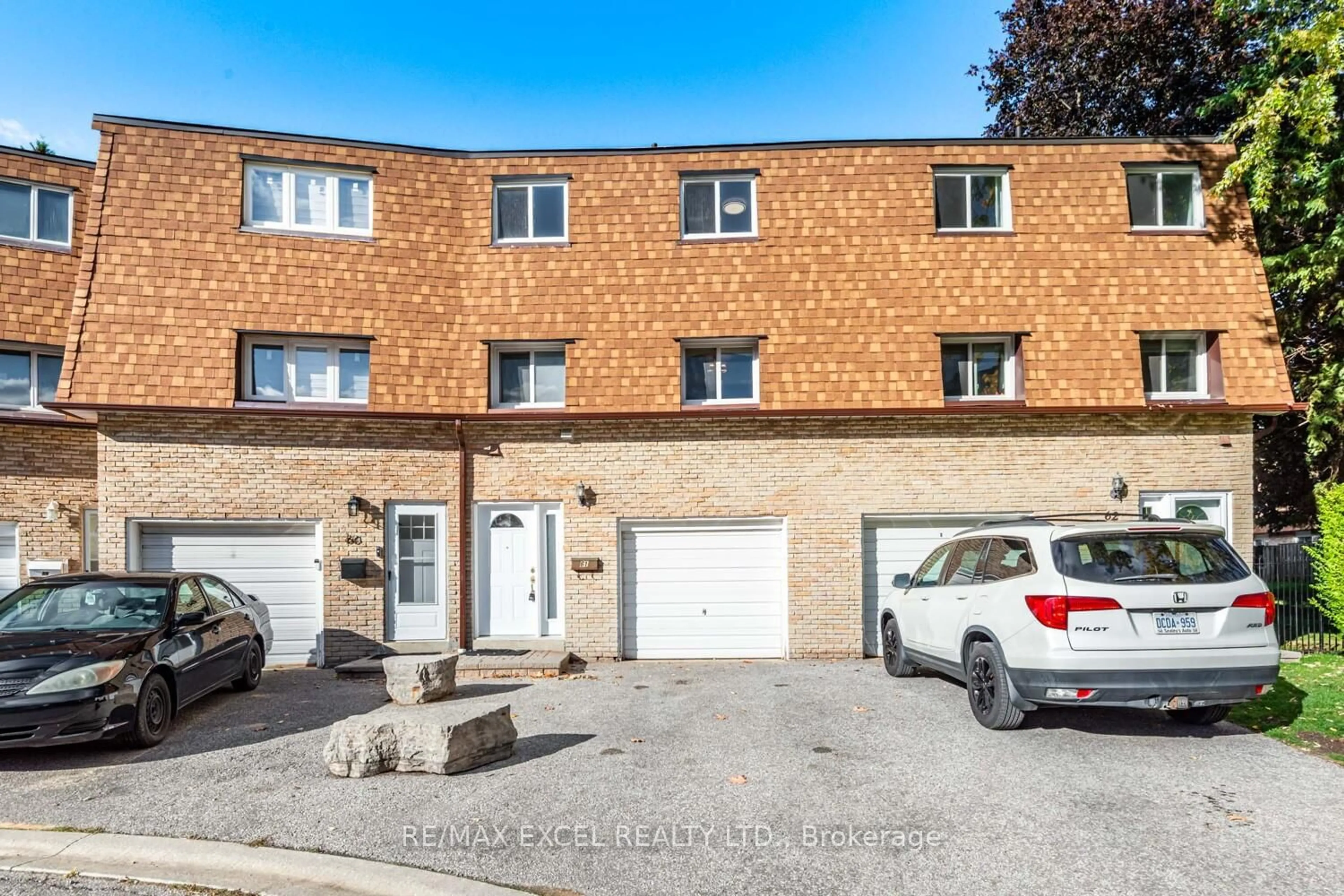 A pic from outside/outdoor area/front of a property/back of a property/a pic from drone, street for 120 Beverly Glen Blvd ##61, Toronto Ontario M1W 1W6