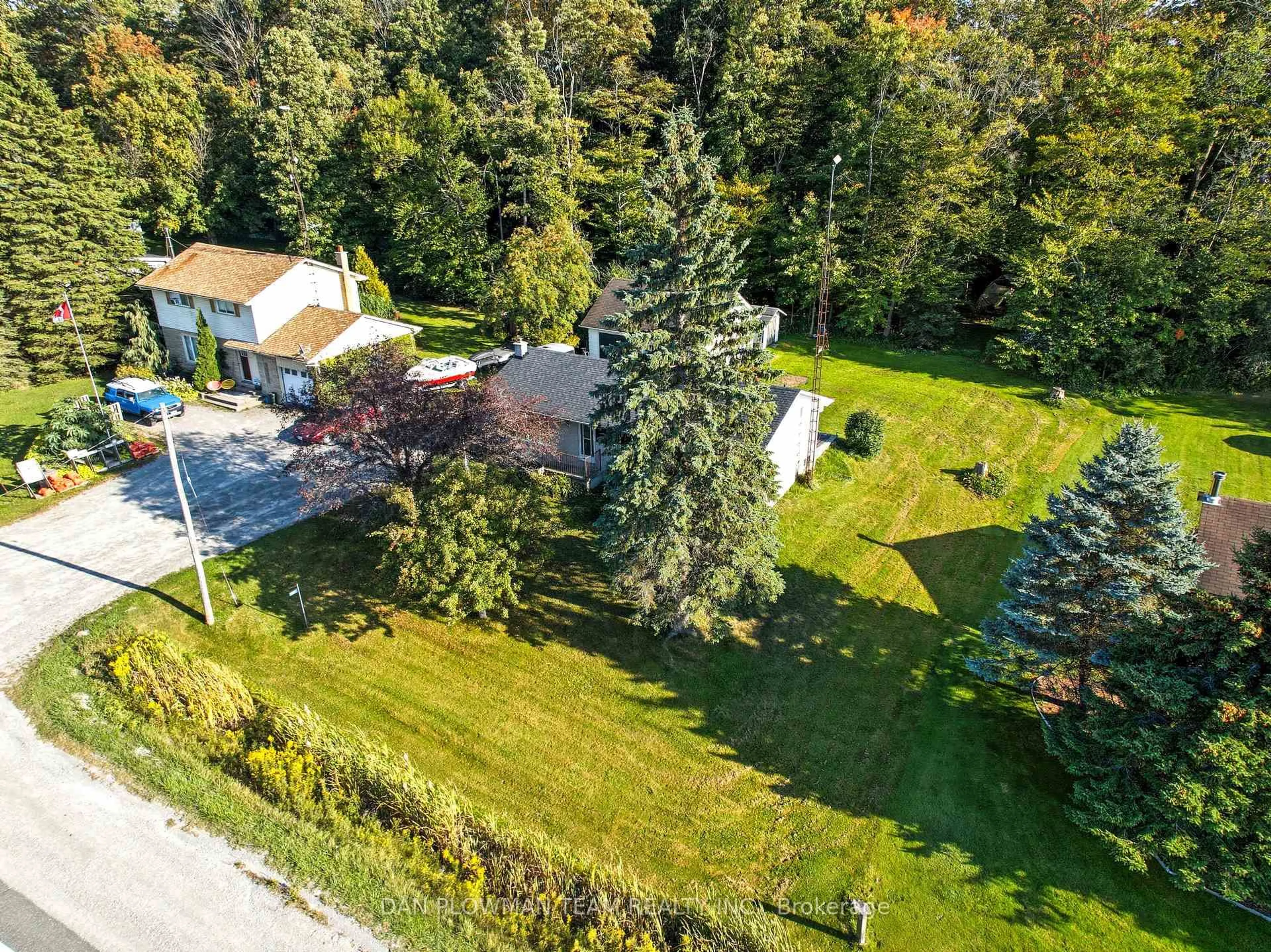 A pic from outside/outdoor area/front of a property/back of a property/a pic from drone, street for 3916 7A Highway, Scugog Ontario L0B 1L0
