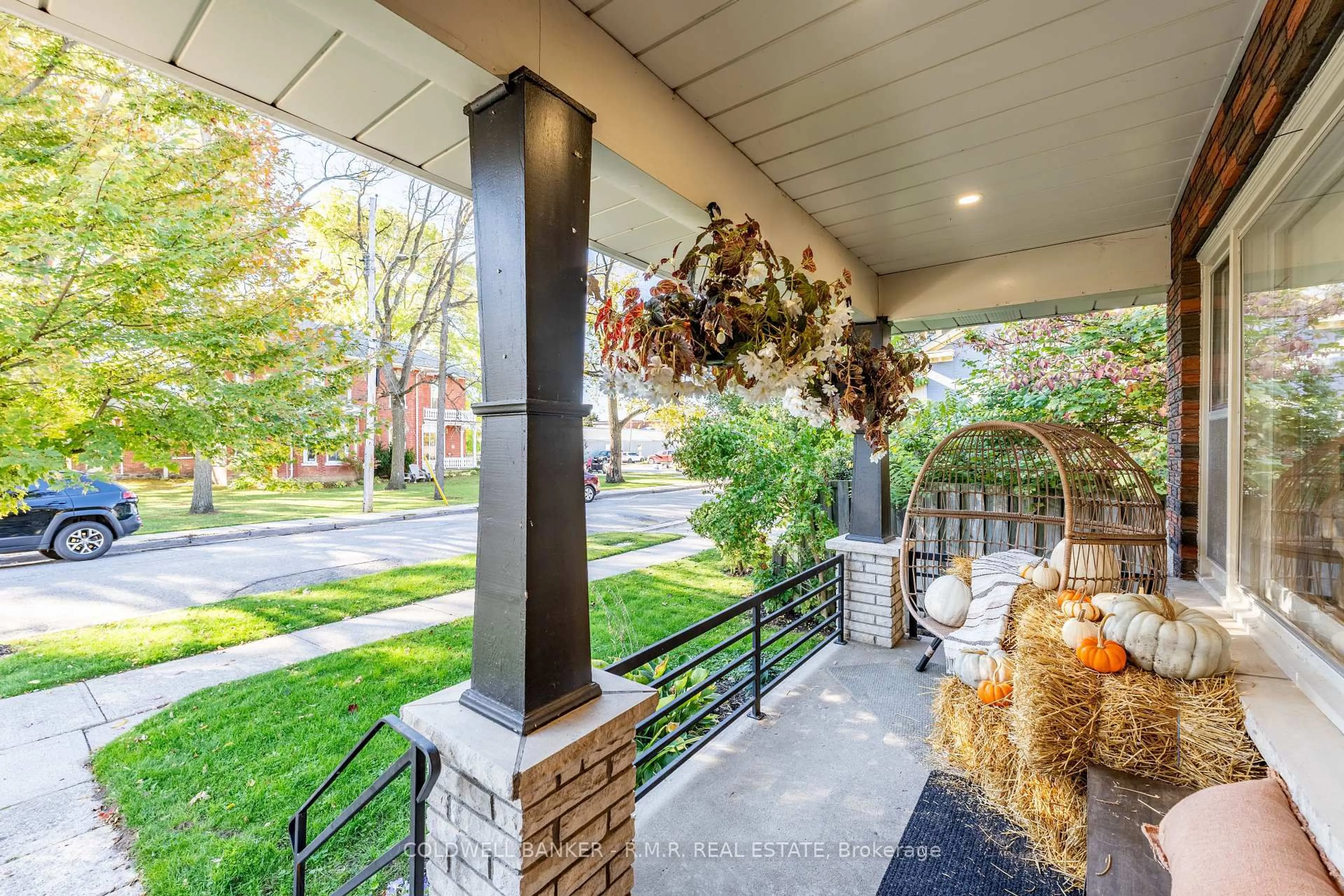 Patio, street for 18 Centreview St, Clarington Ontario L0B 1M0
