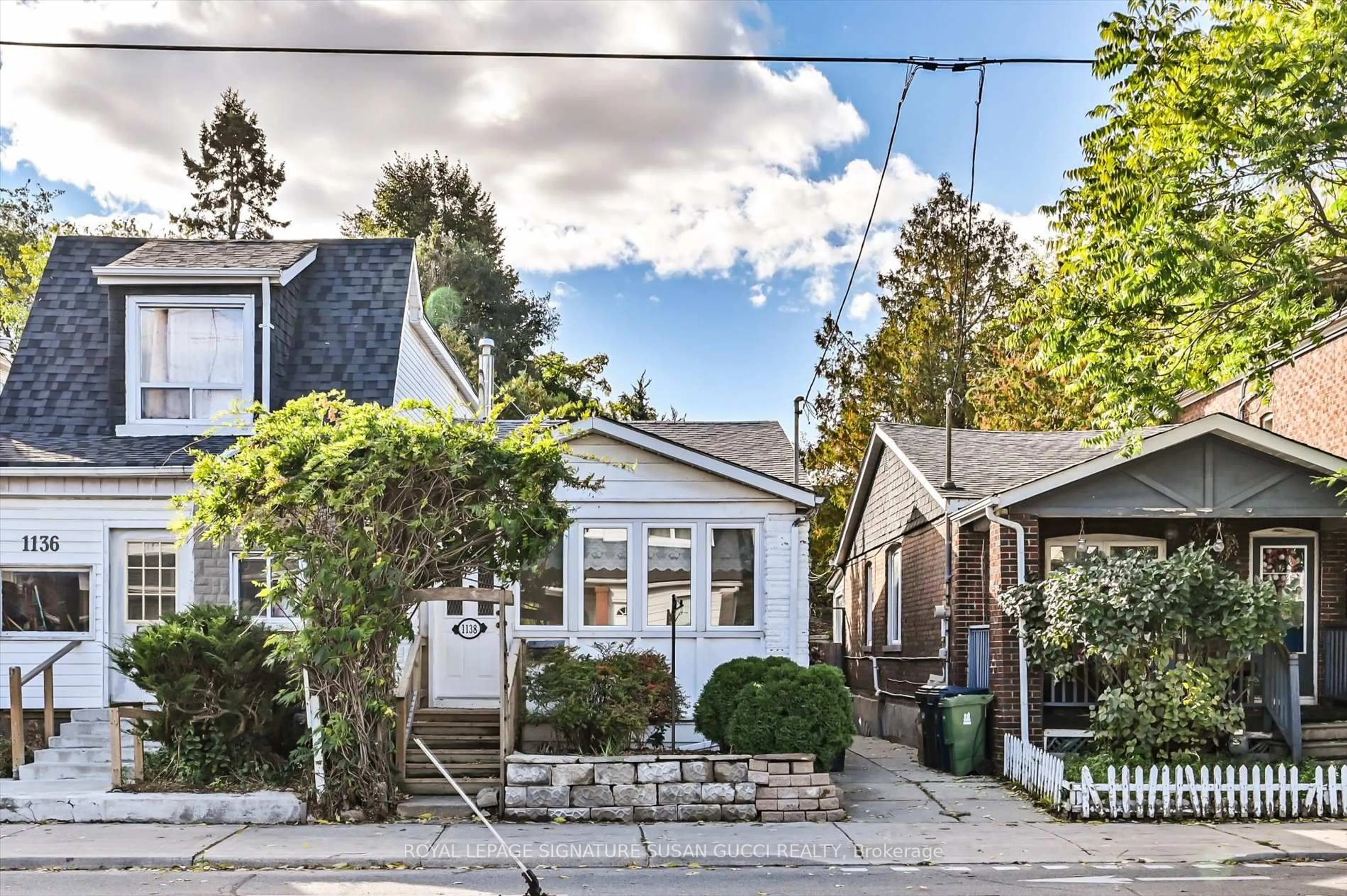 Unknown for 1138 Woodbine Ave, Toronto Ontario M4C 4C8