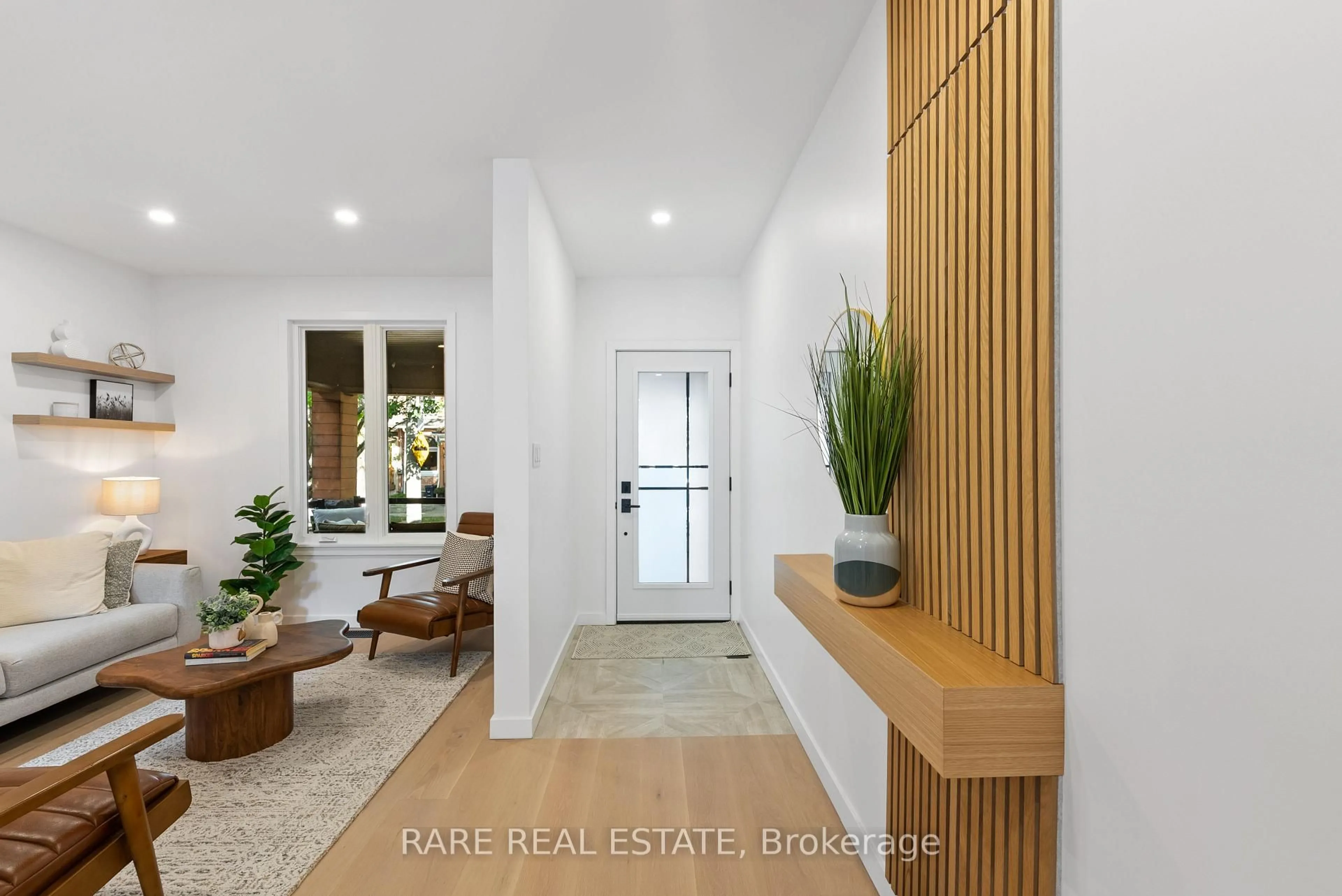 Indoor entryway for 40 1/2 Morse St, Toronto Ontario M4M 2P6