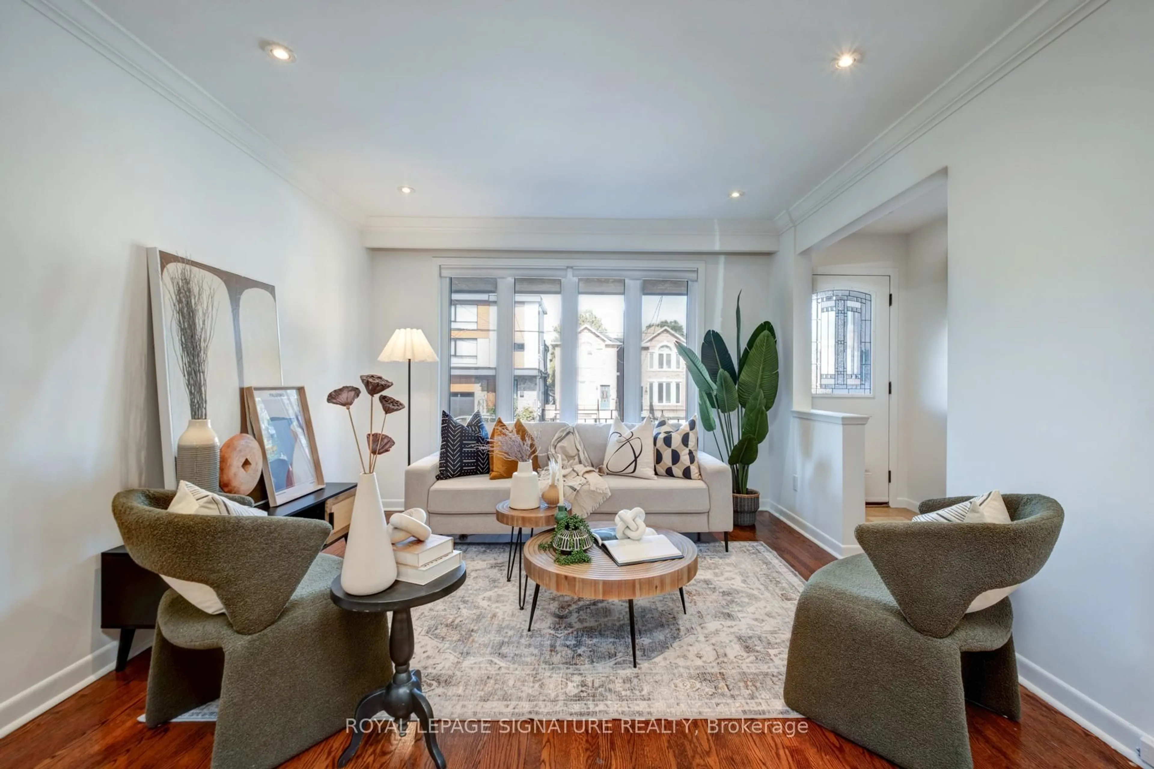 Living room with furniture, unknown for 131 Virginia Ave, Toronto Ontario M4C 2T3