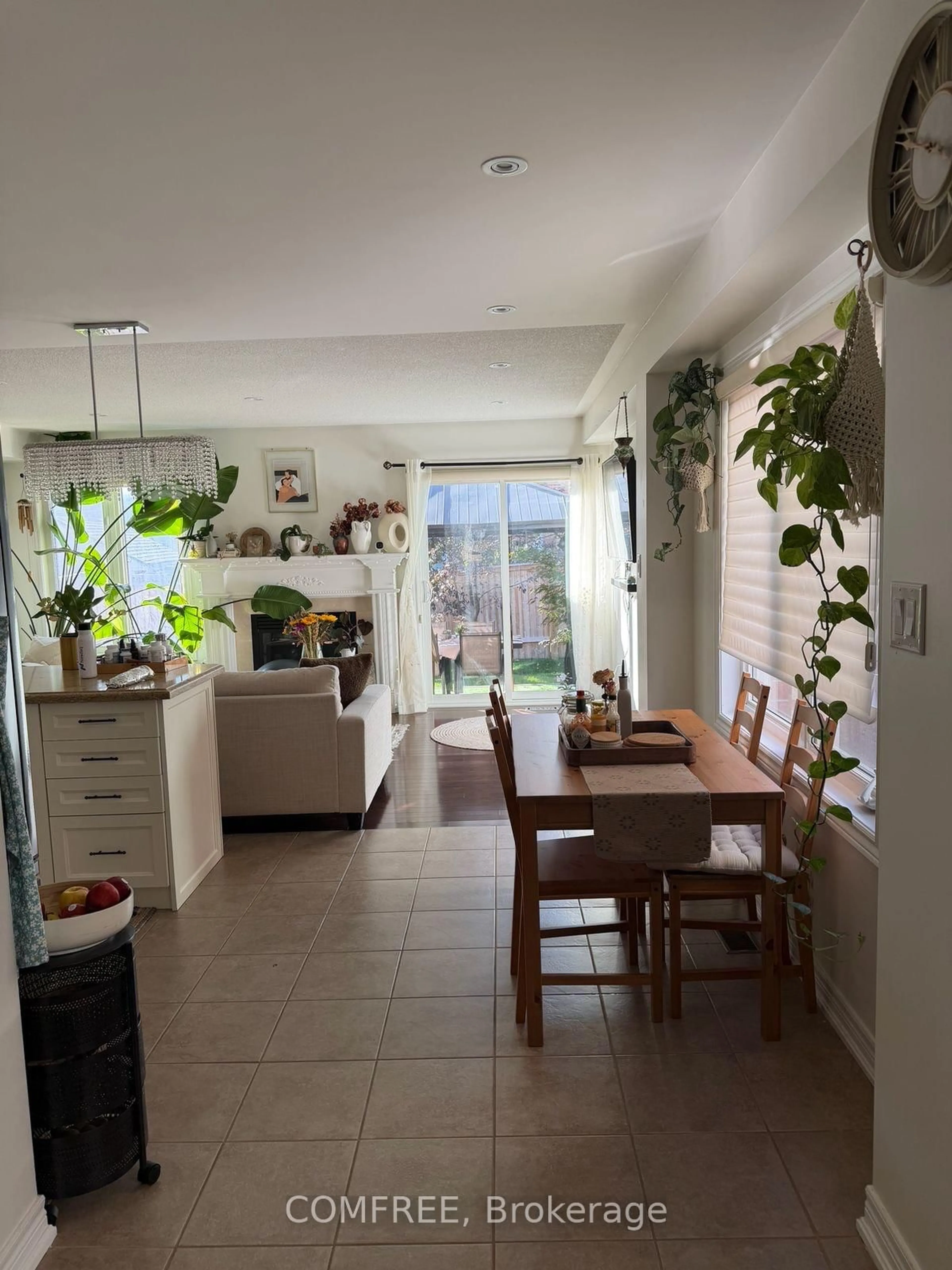 Dining room, unknown for 1450 Rennie St, Oshawa Ontario L1K 0N9
