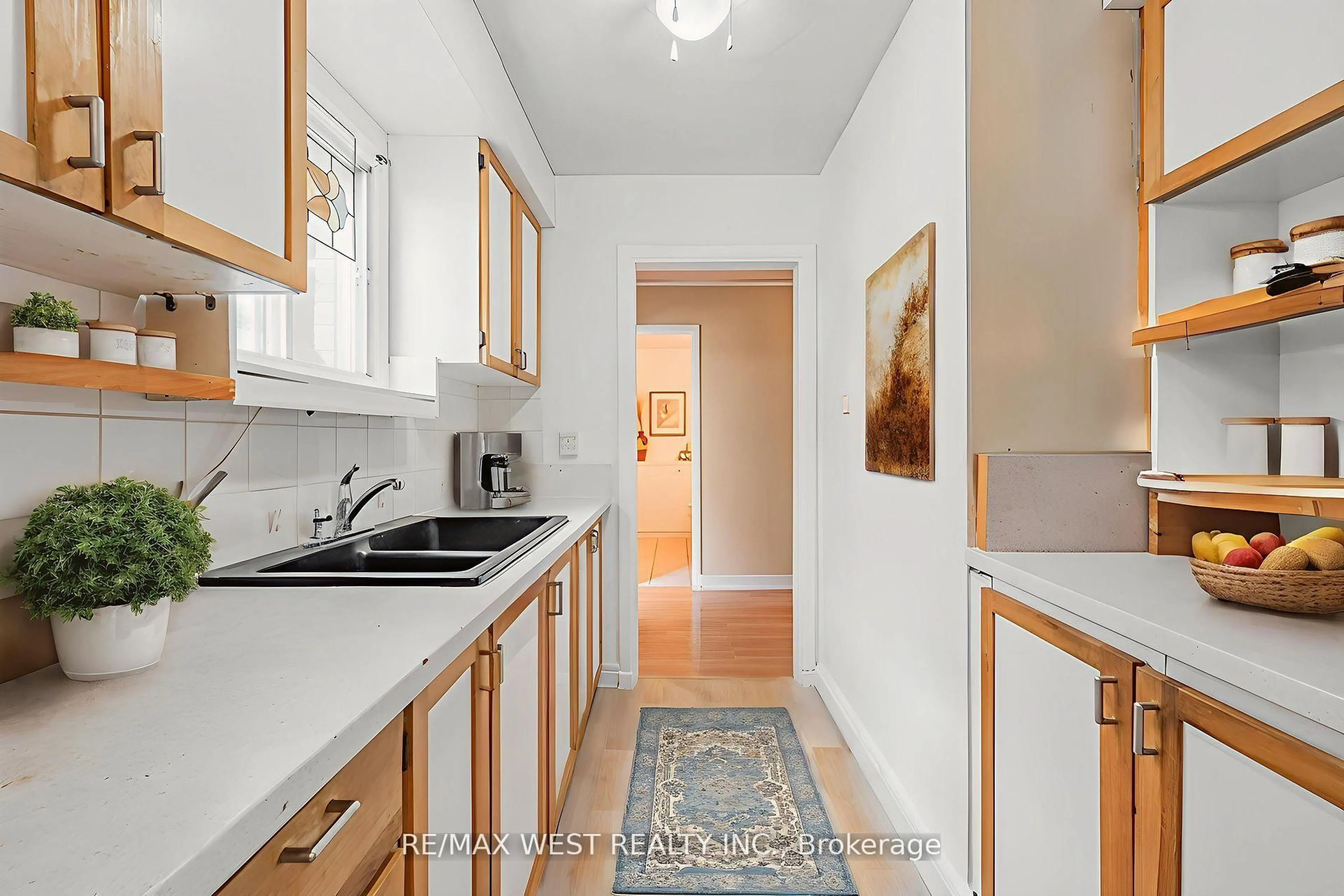 Standard kitchen, unknown for 2 Dailing Gate #15, Toronto Ontario M1B 1Z8