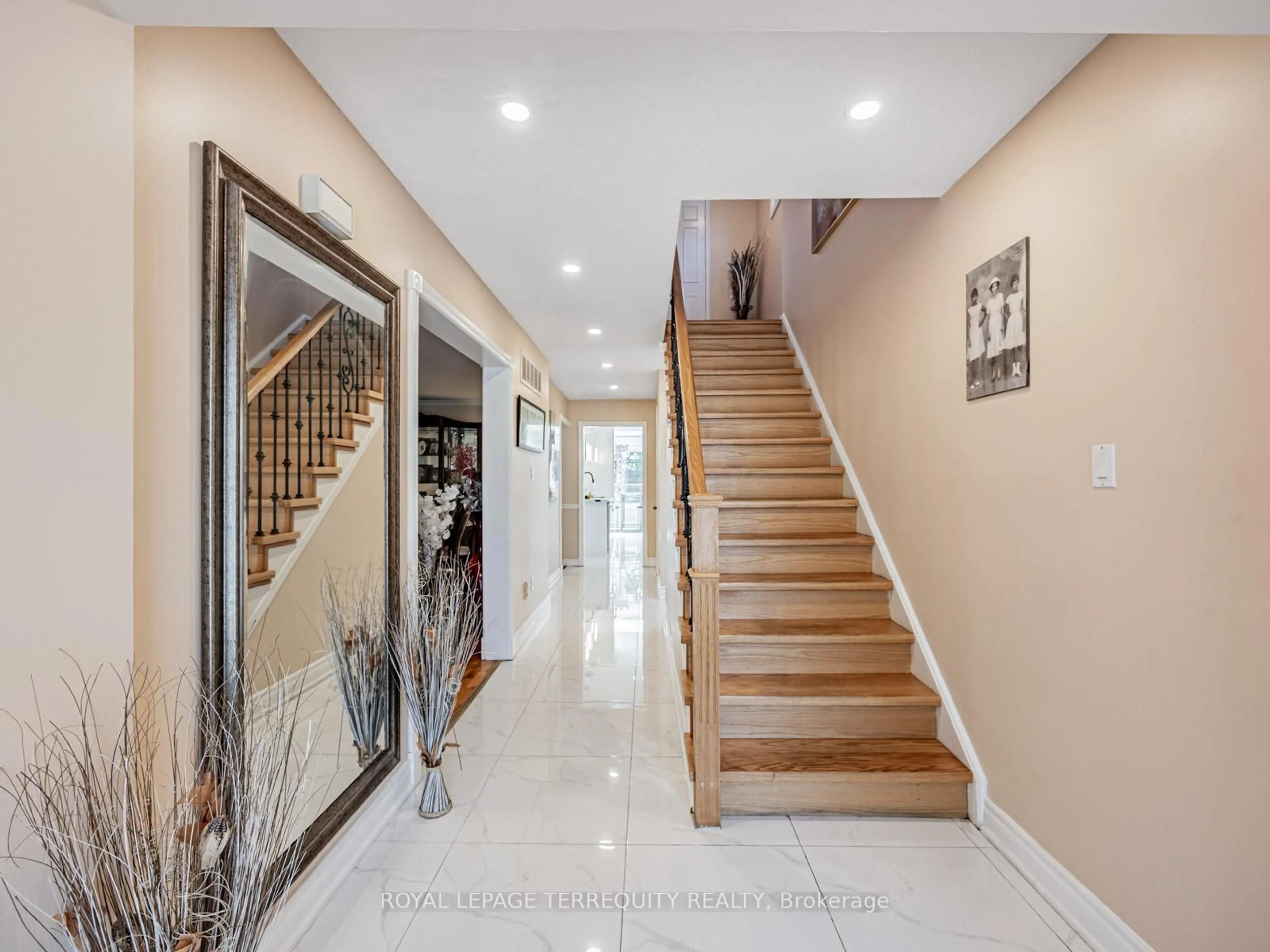 Unknown for 63 Rotherglen Rd, Ajax Ontario L1S 5K3