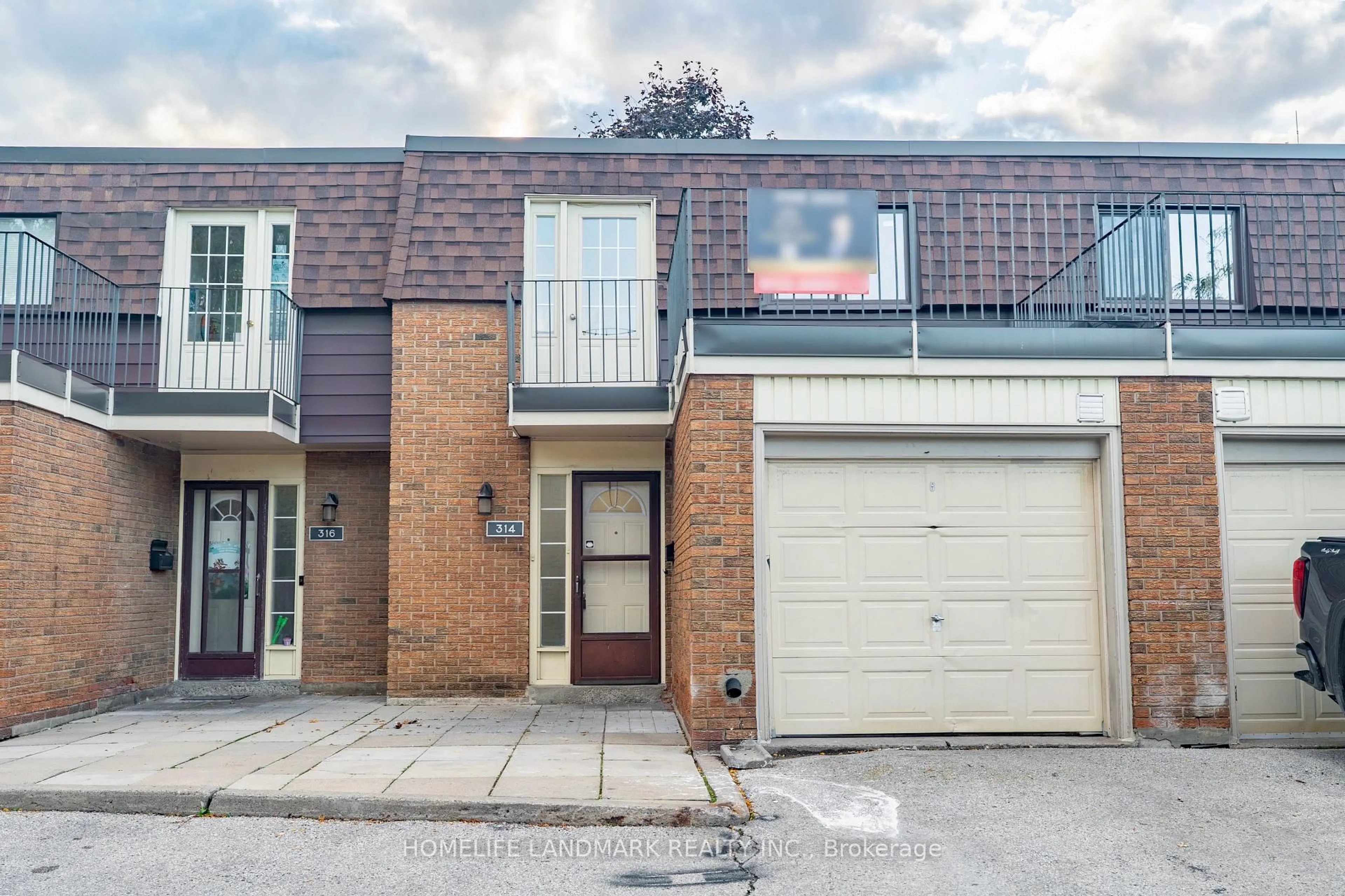 A pic from outside/outdoor area/front of a property/back of a property/a pic from drone, street for 314 Sprucewood Crt, Toronto Ontario M1W 1R1
