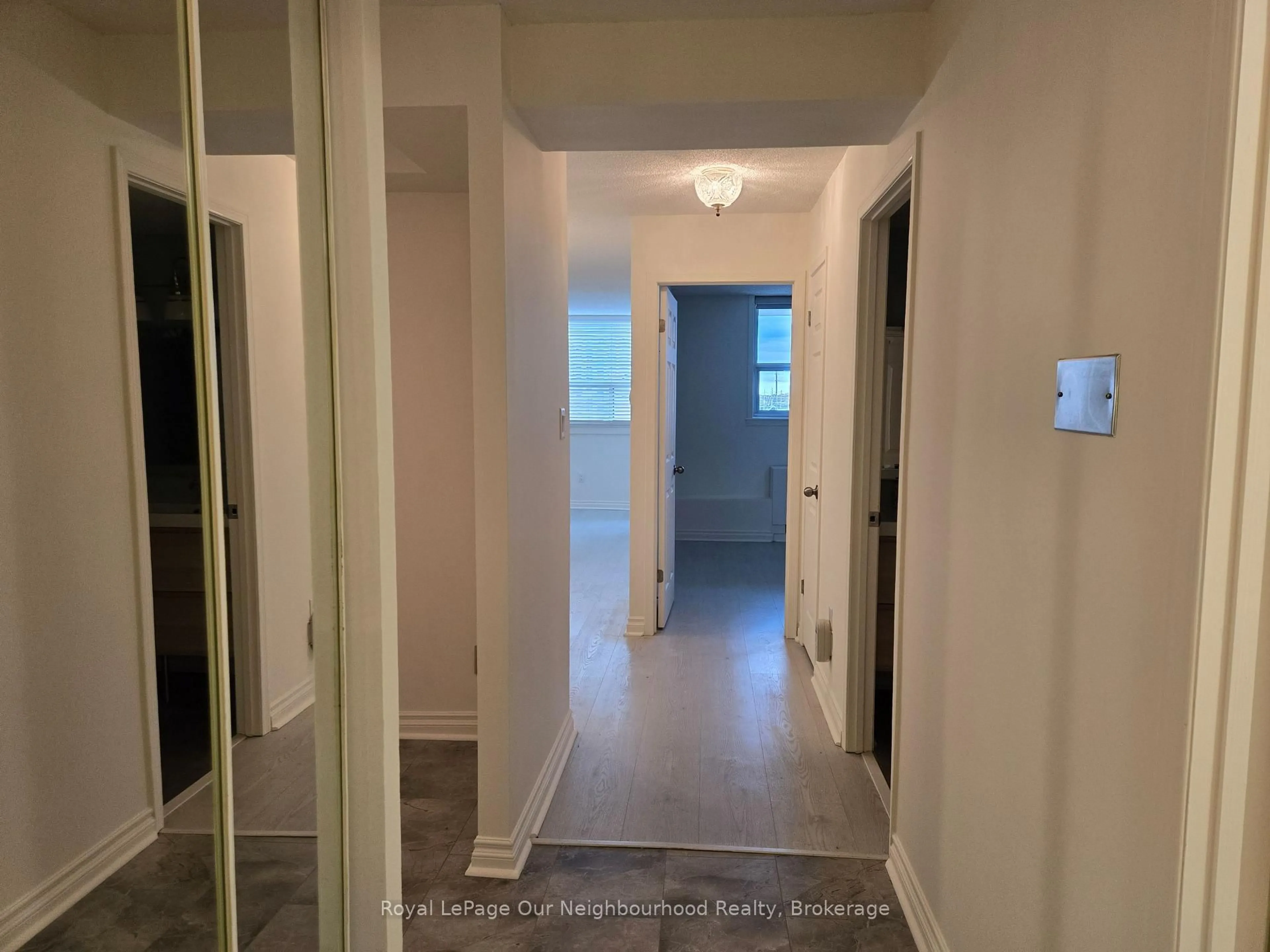 Indoor entryway for 80 Athol St #503, Oshawa Ontario L1H 8B7
