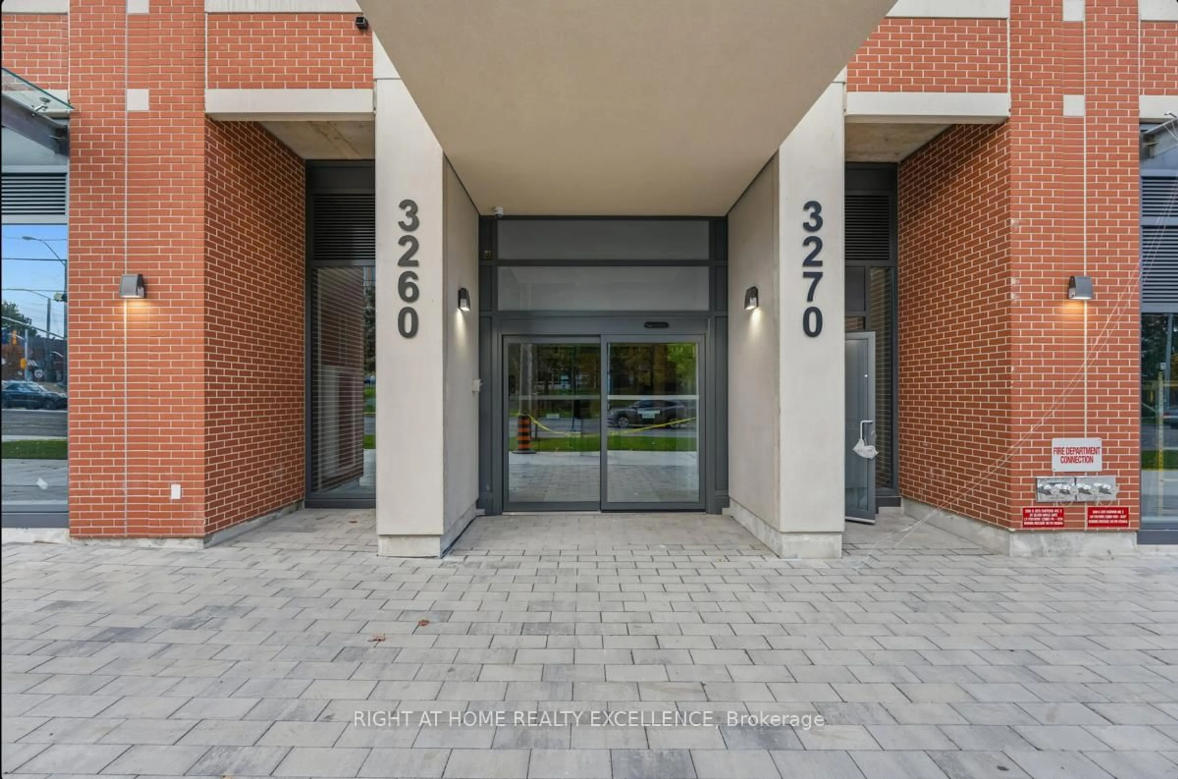 Indoor foyer for 3260 SHEPPARD Ave #411, Toronto Ontario M1T 3K3
