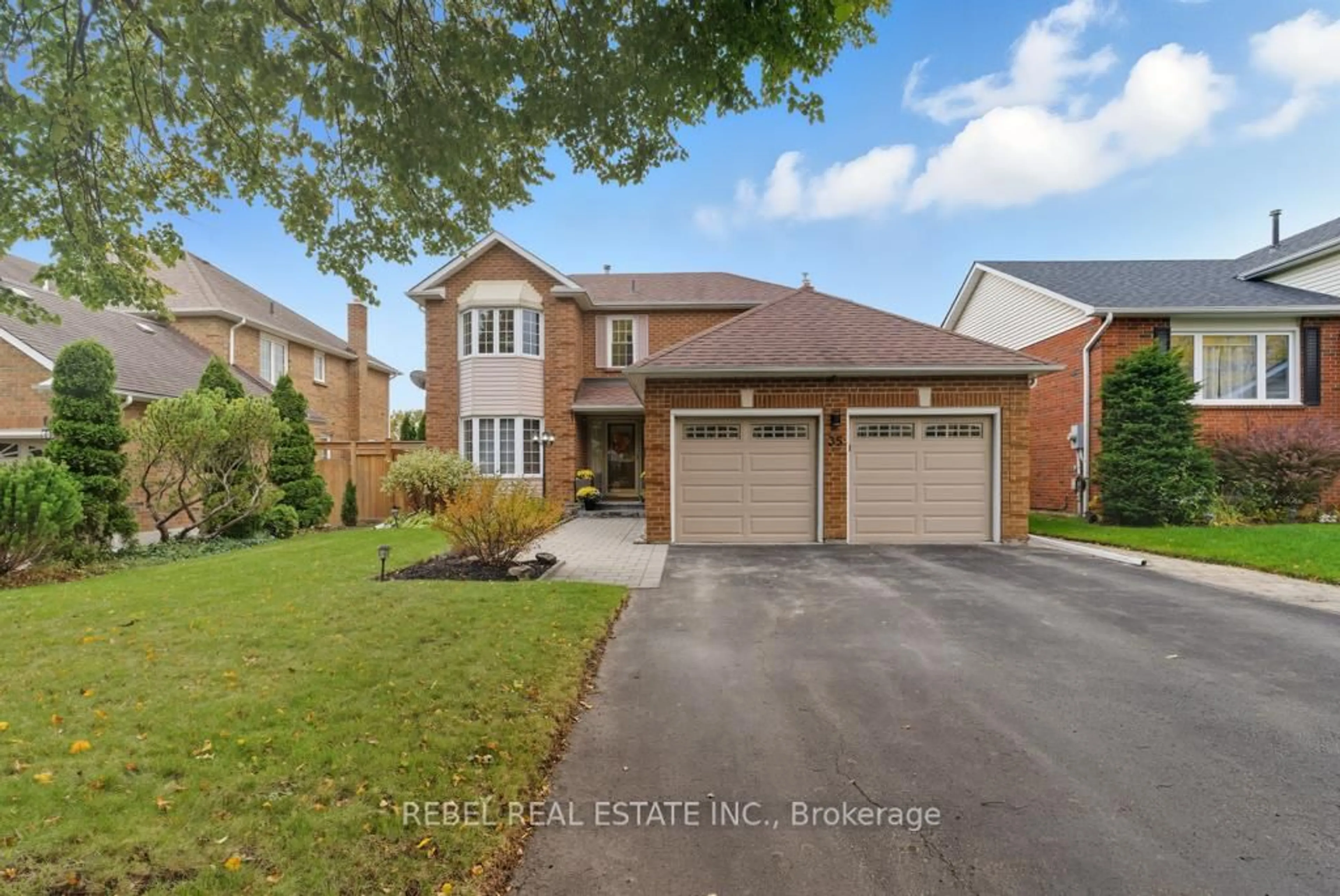 Home with brick exterior material, street for 35 Orchard Park Dr, Clarington Ontario L1C 4E3