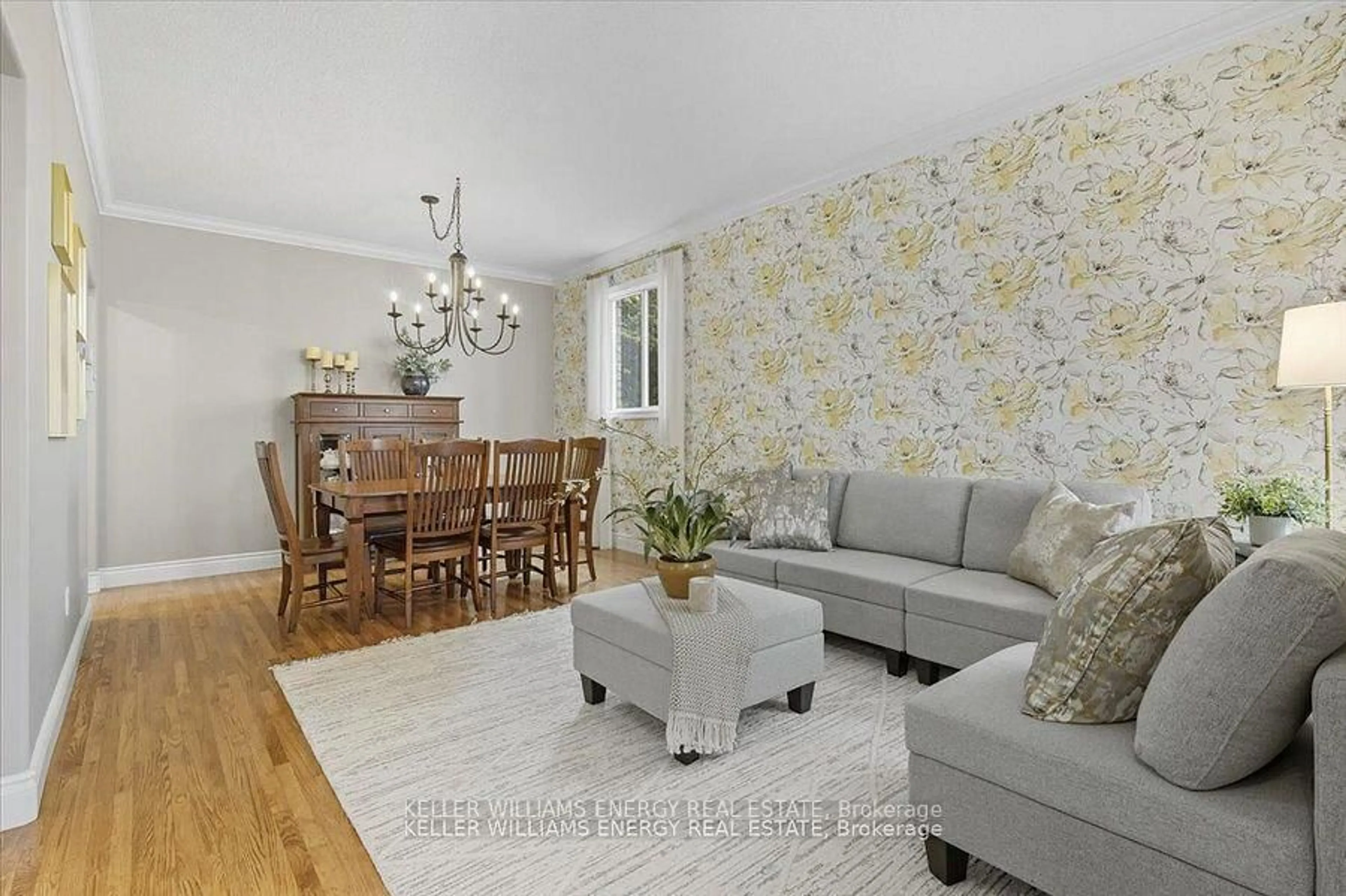 Living room with furniture, wood/laminate floor for 518 Britannia Ave, Oshawa Ontario L1L 1B7