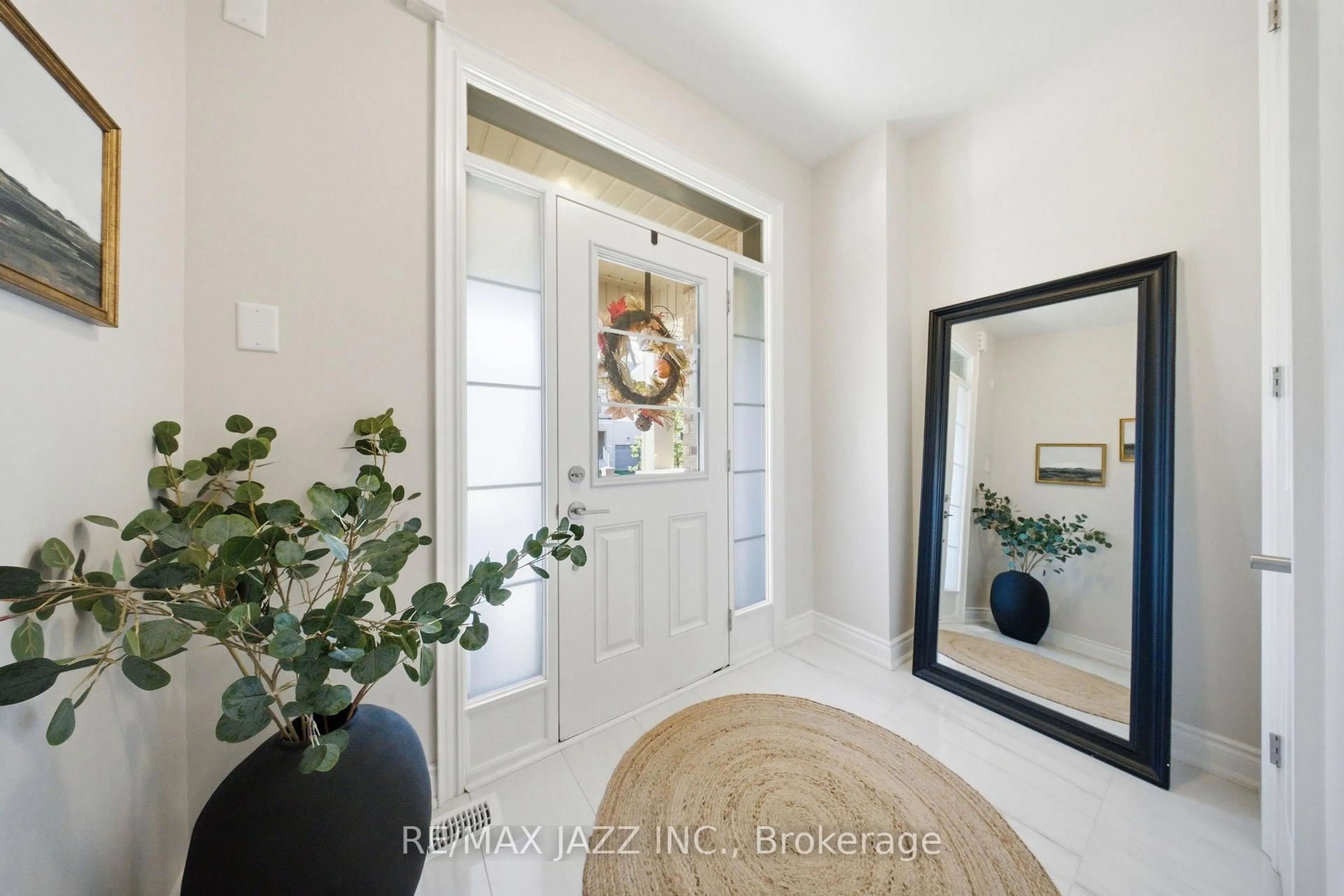 Indoor entryway for 127 Laing Dr, Whitby Ontario L1P 0N5