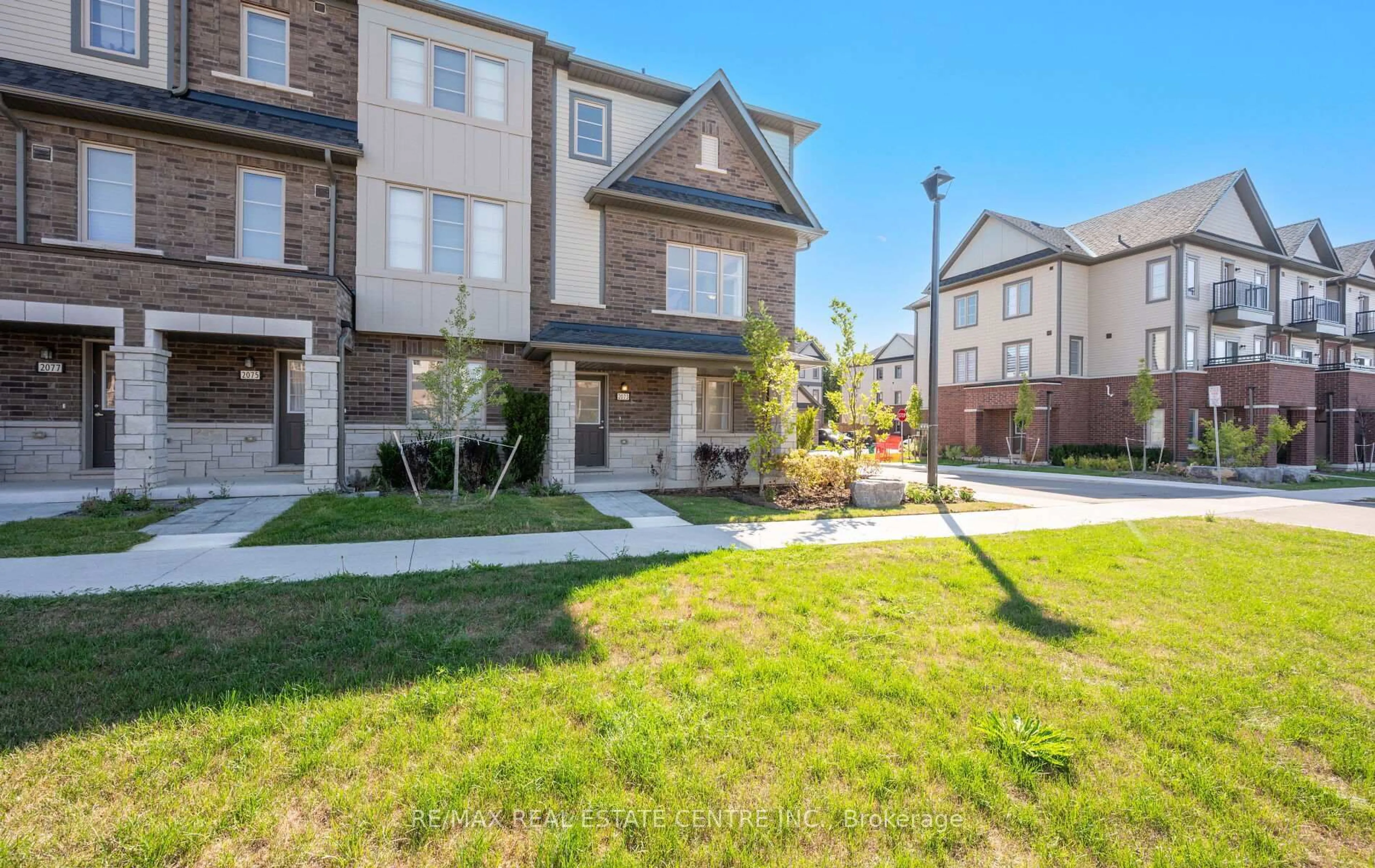 Patio, street for 2073 Prestonvale Rd, Clarington Ontario L1E 0G9