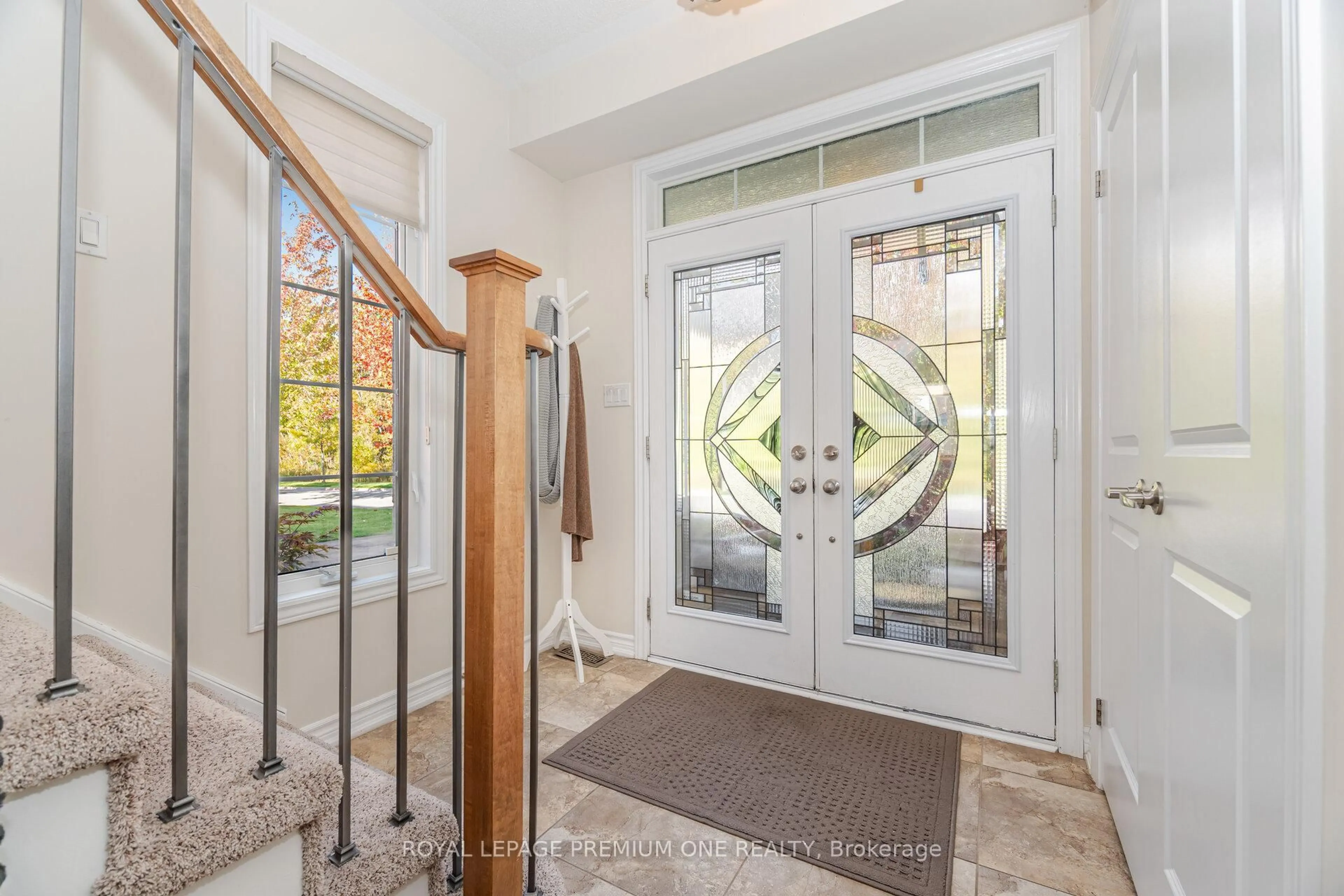 Indoor entryway for 1271 Aldsworth Cres, Oshawa Ontario L1K 0S5
