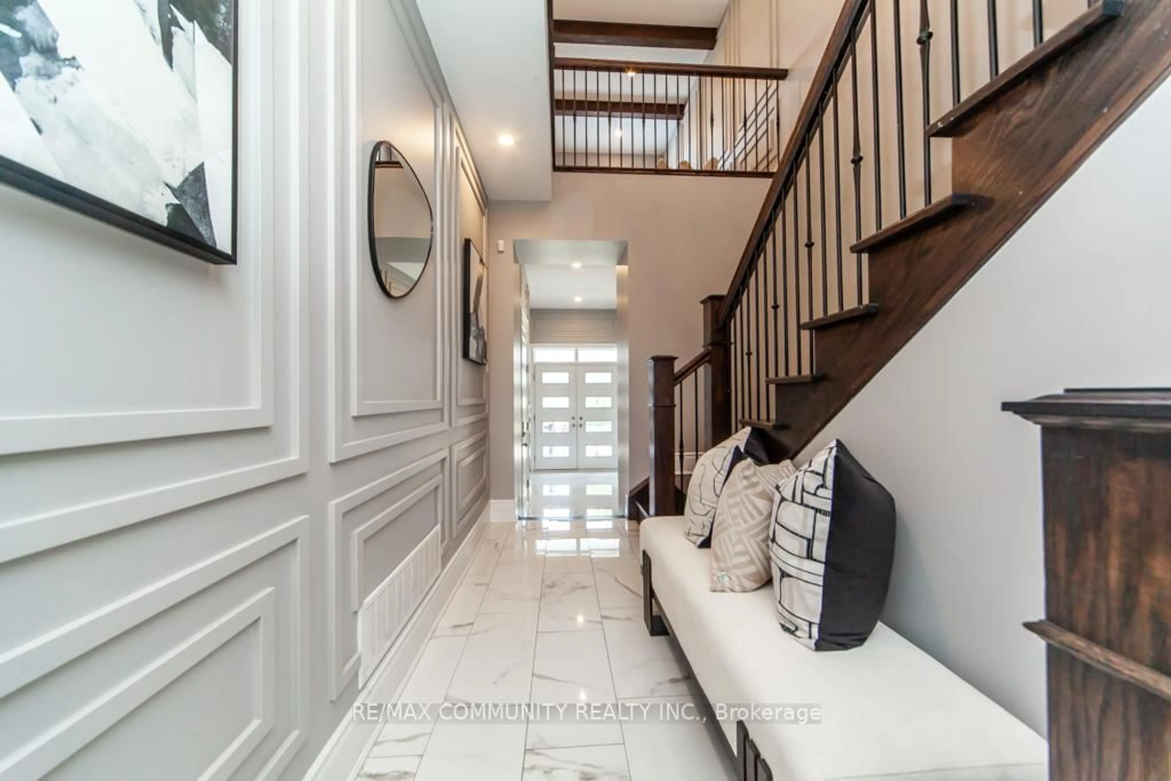 Indoor entryway for 70 Barkerville Dr, Whitby Ontario L1N 9Y6