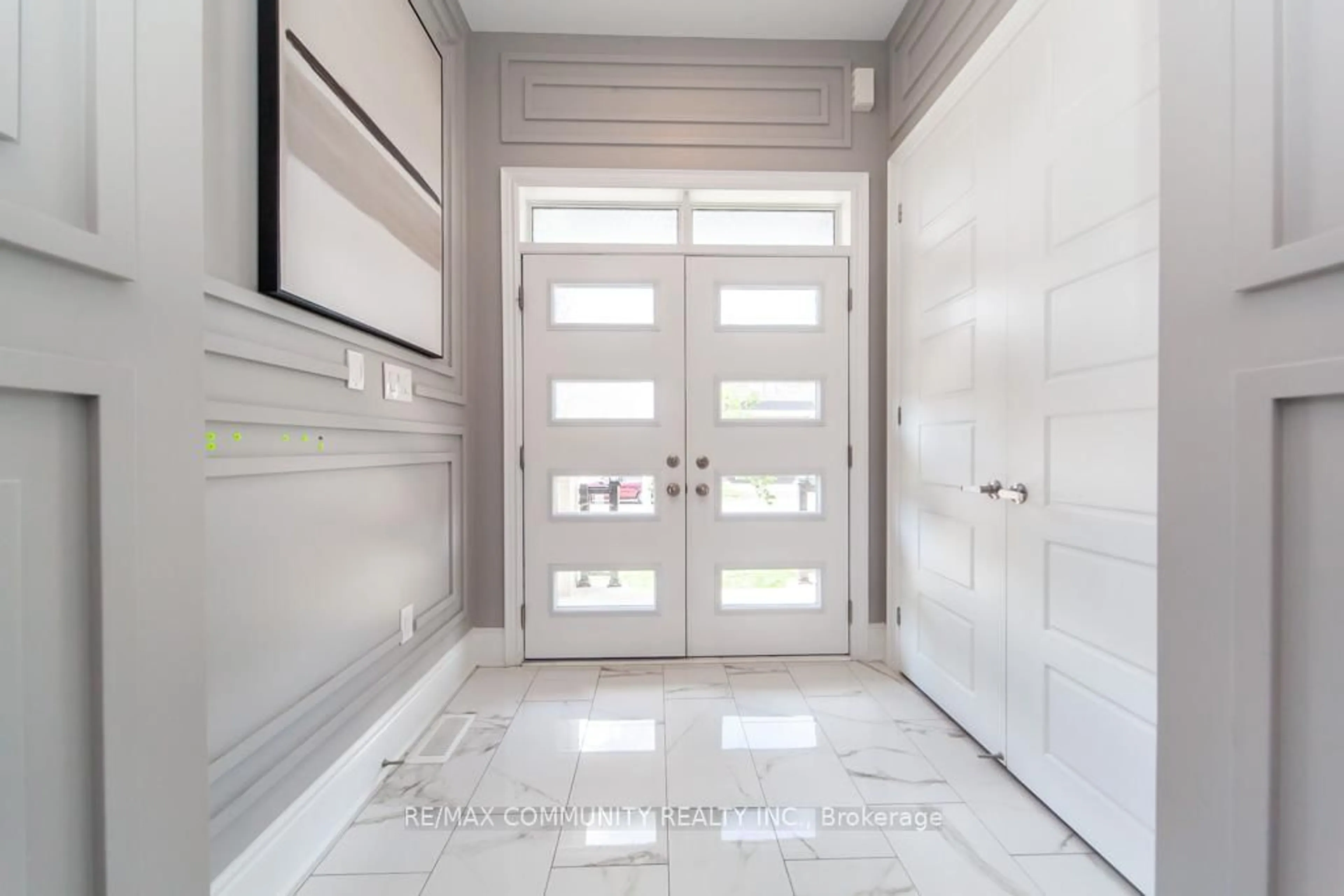 Indoor entryway for 70 Barkerville Dr, Whitby Ontario L1N 9Y6