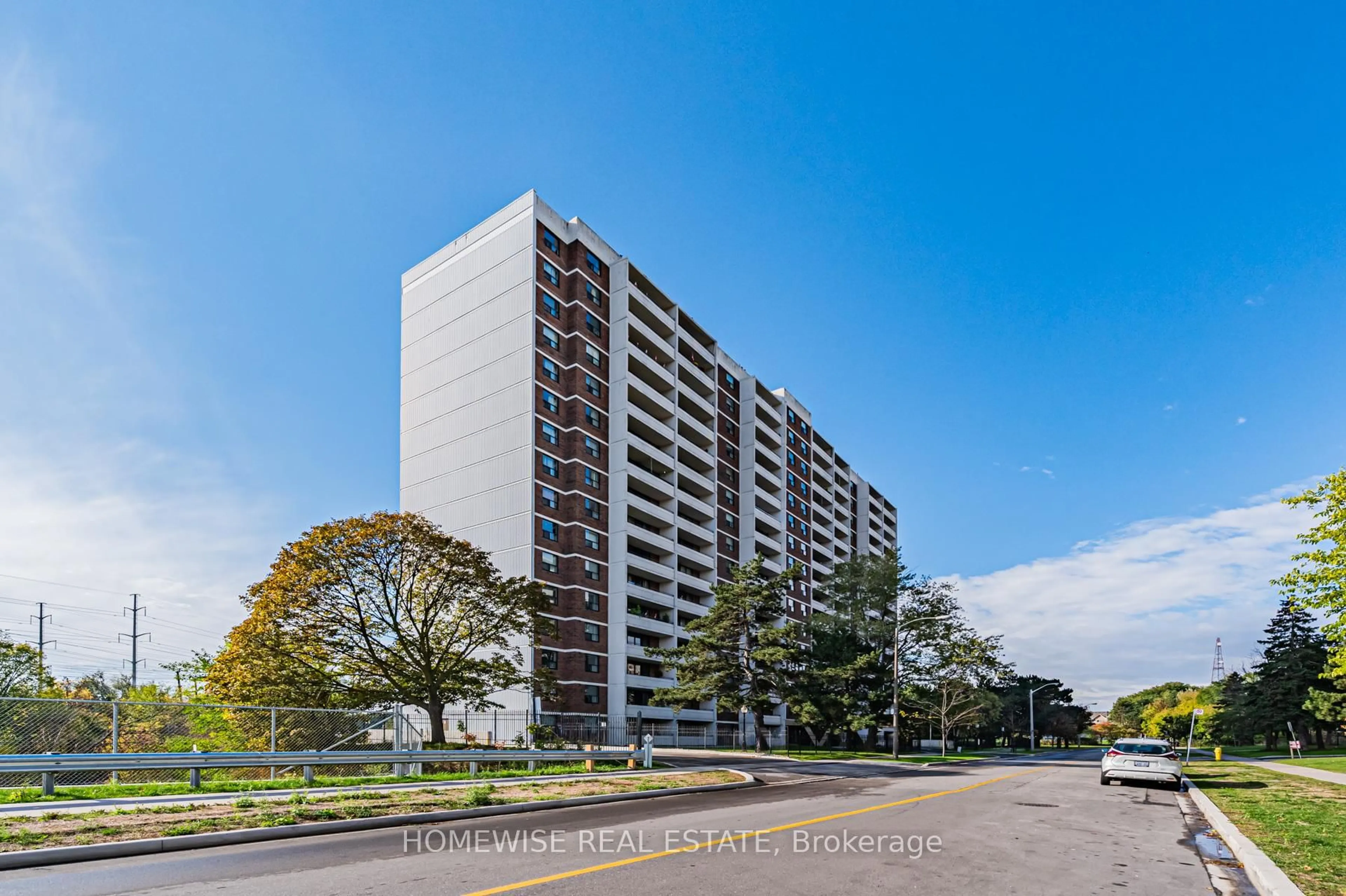 A pic from outside/outdoor area/front of a property/back of a property/a pic from drone, building for 101 Prudential Dr #314, Toronto Ontario M1P 4S5