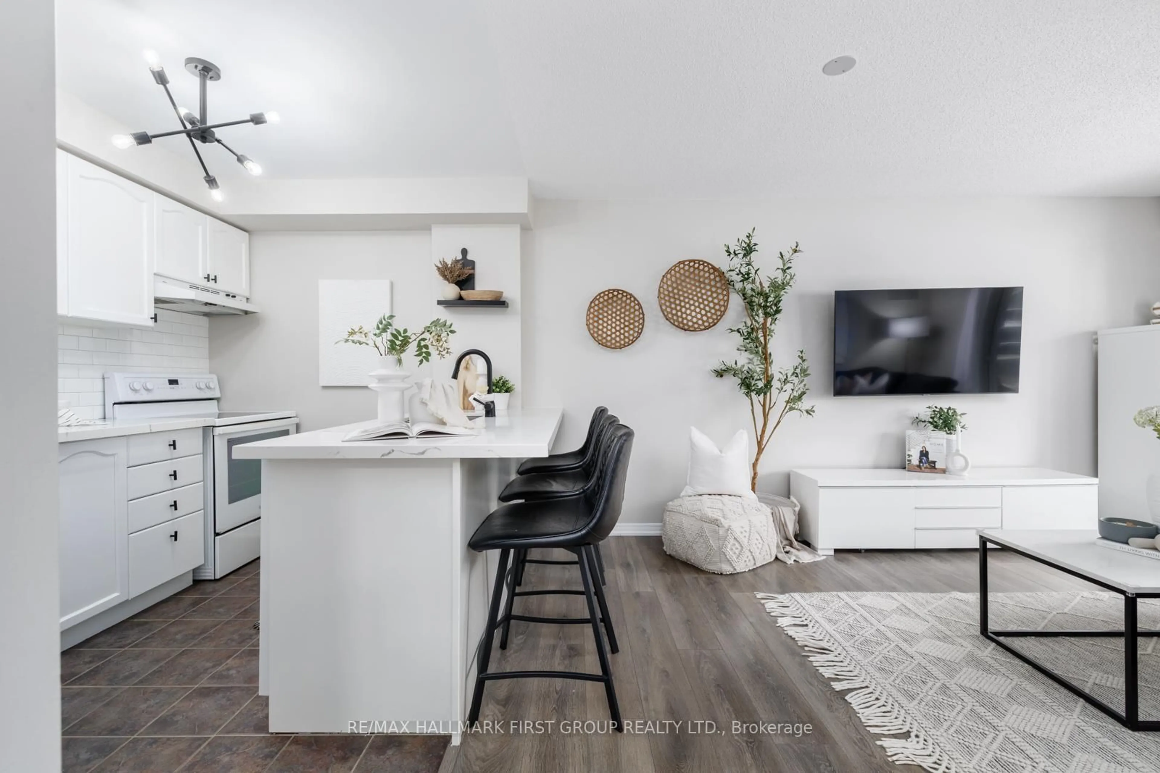 Open concept kitchen, unknown for 136 Aspen Springs Dr #309, Clarington Ontario L1C 0G9