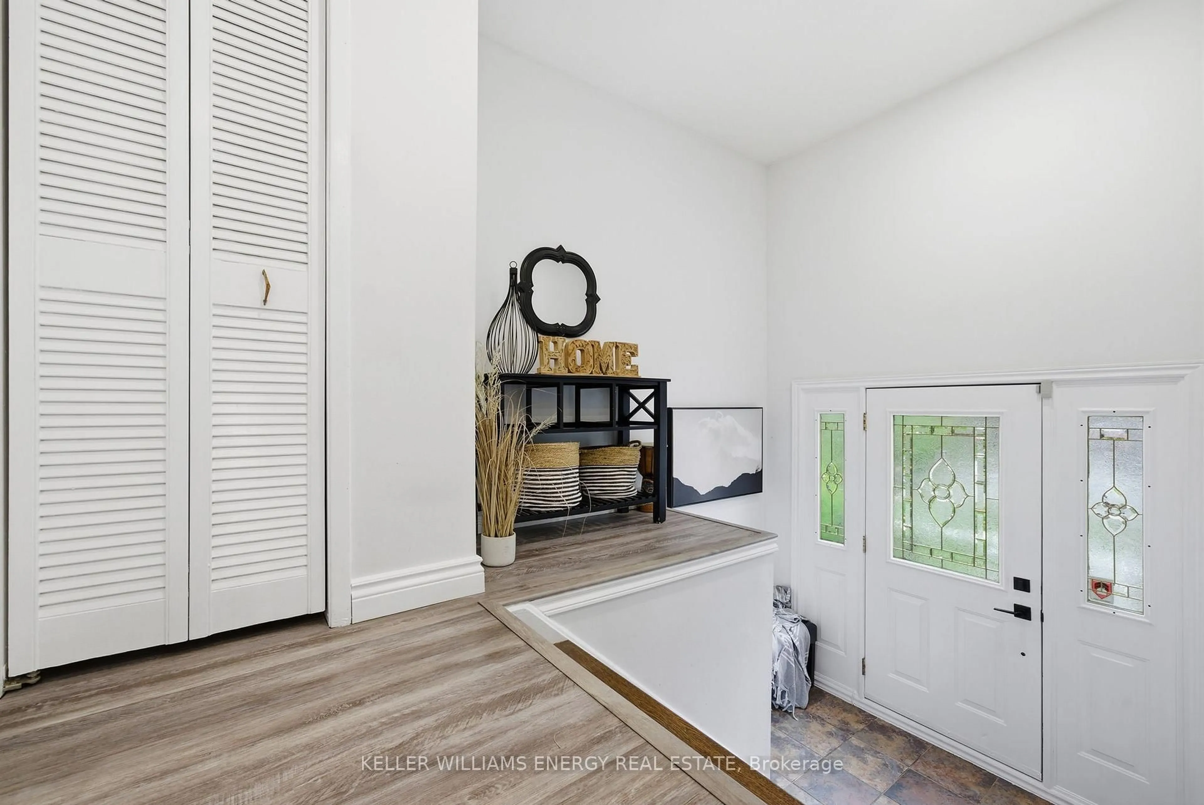 Contemporary bathroom, unknown for 649 Berwick Cres, Oshawa Ontario L1J 3E6