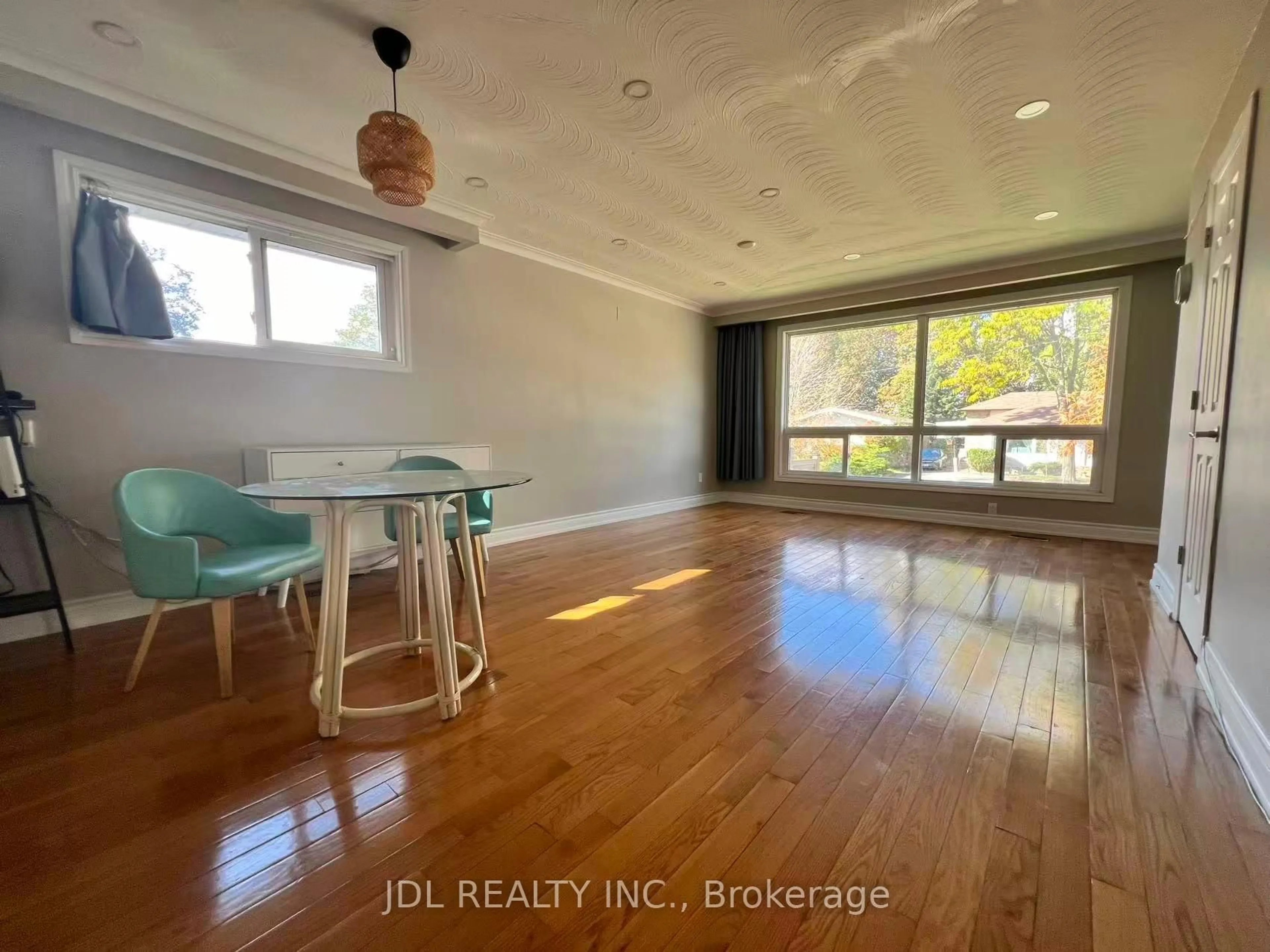 A pic of a room for 15 Summerglade Dr, Toronto Ontario M1S 1W8