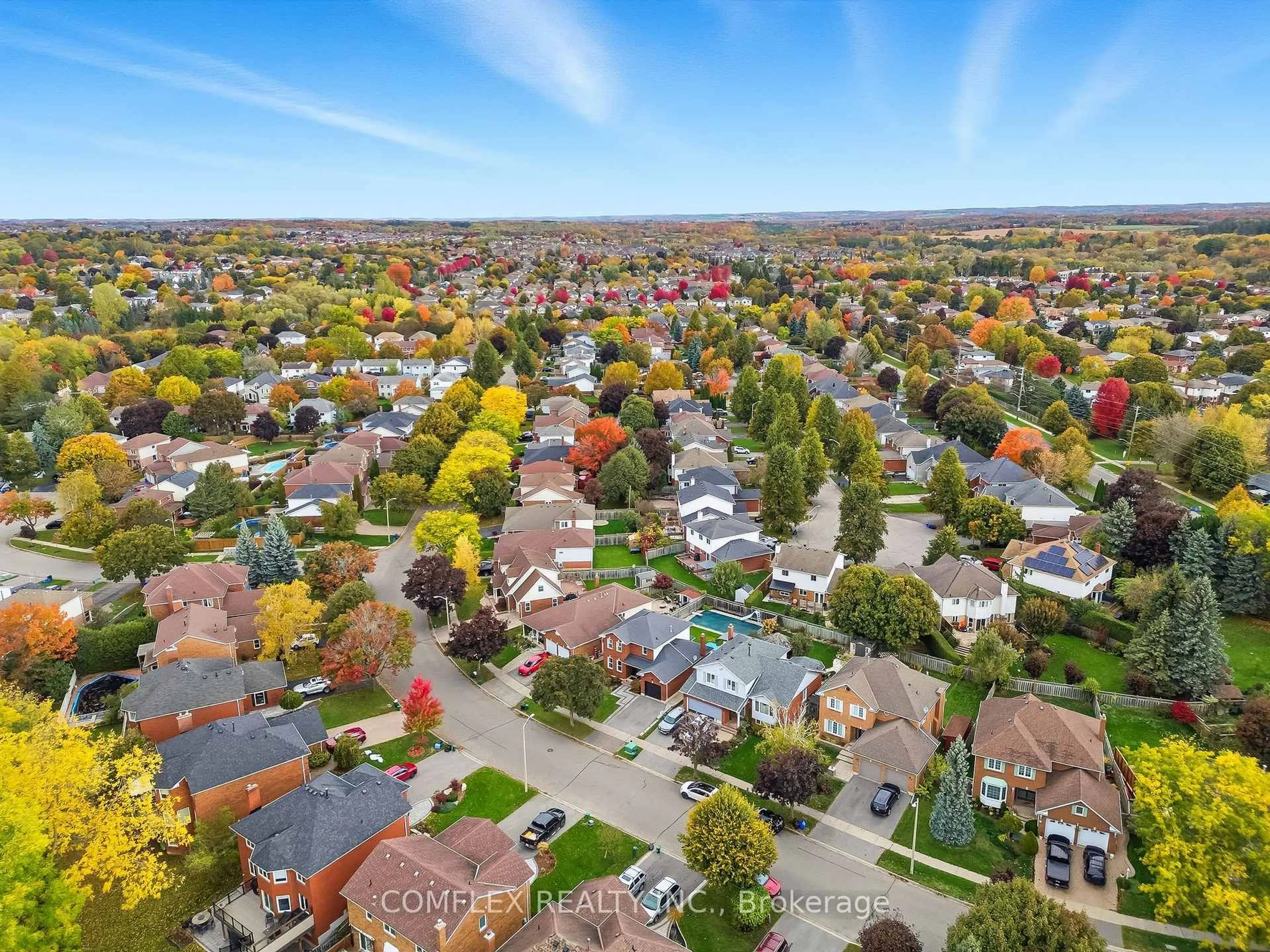 A pic from outside/outdoor area/front of a property/back of a property/a pic from drone, street for 16 Orchard Park Dr, Clarington Ontario L1C 4E2