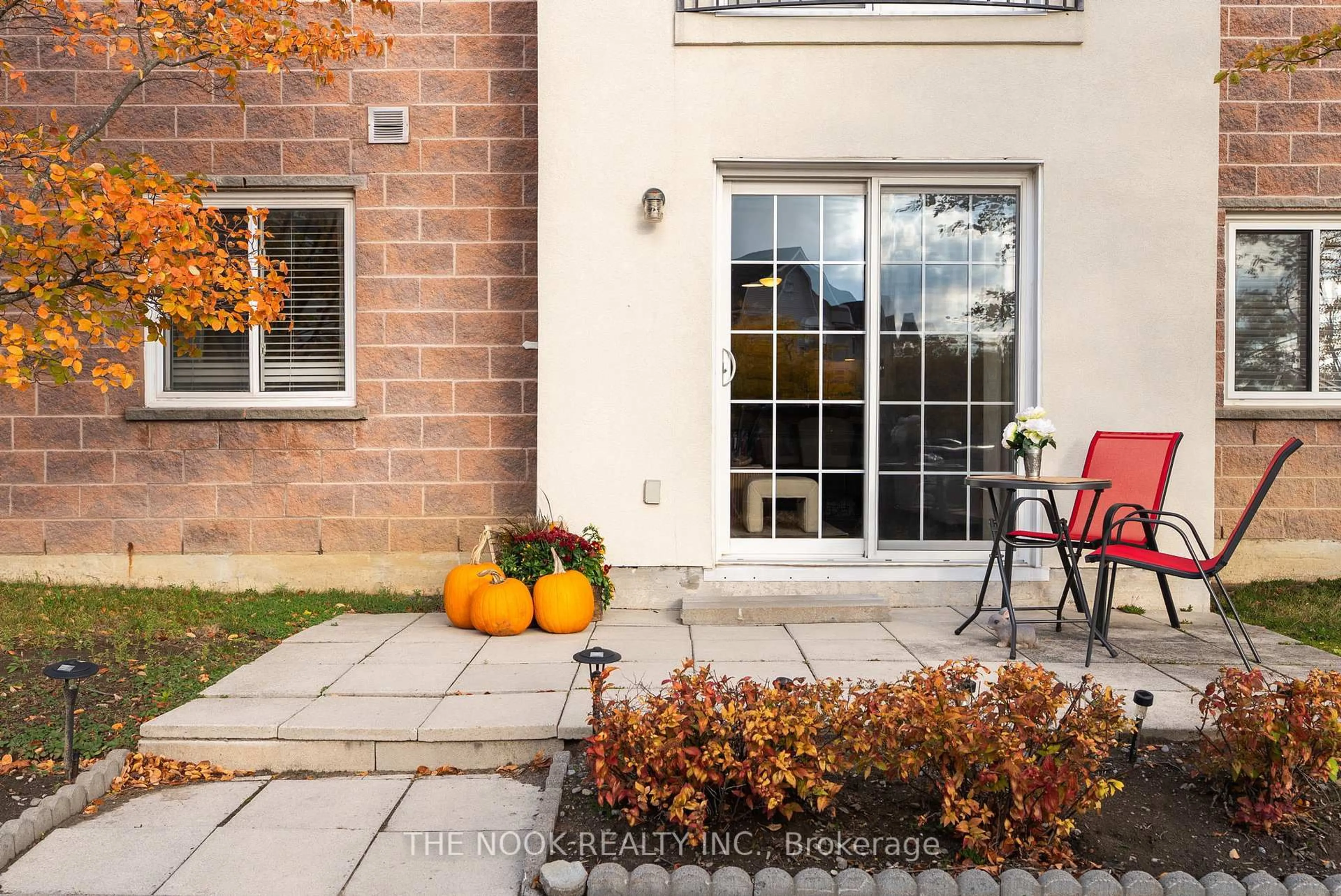Patio, street for 83 Aspen Springs Dr #104, Clarington Ontario L1C 5J7
