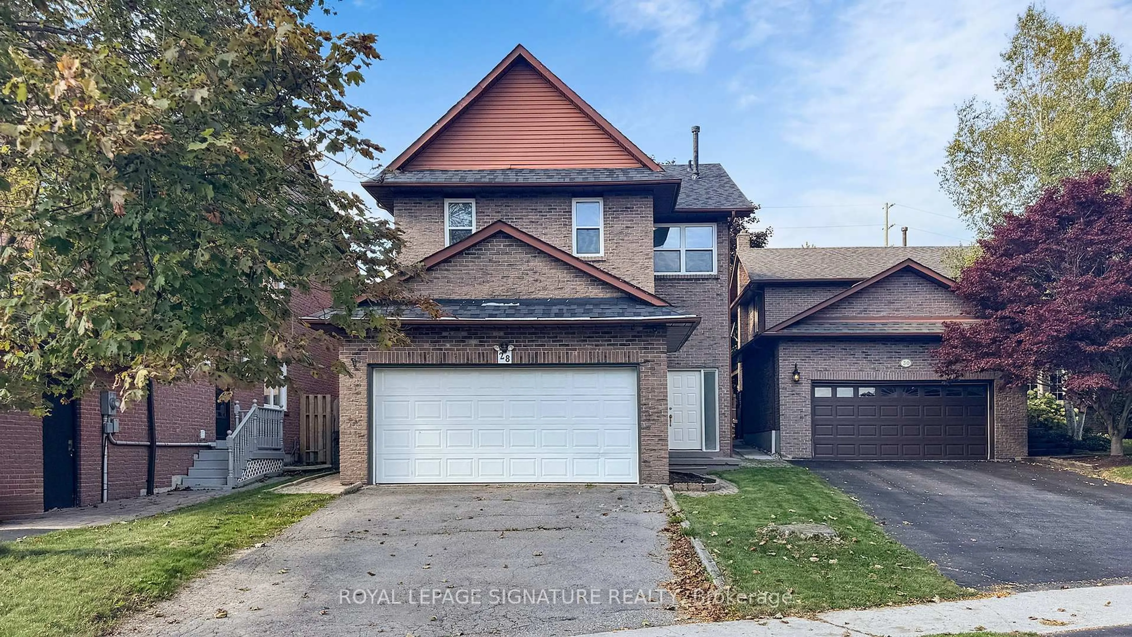 Home with brick exterior material, street for 28 Longfellow Crt, Whitby Ontario L1N 6V7