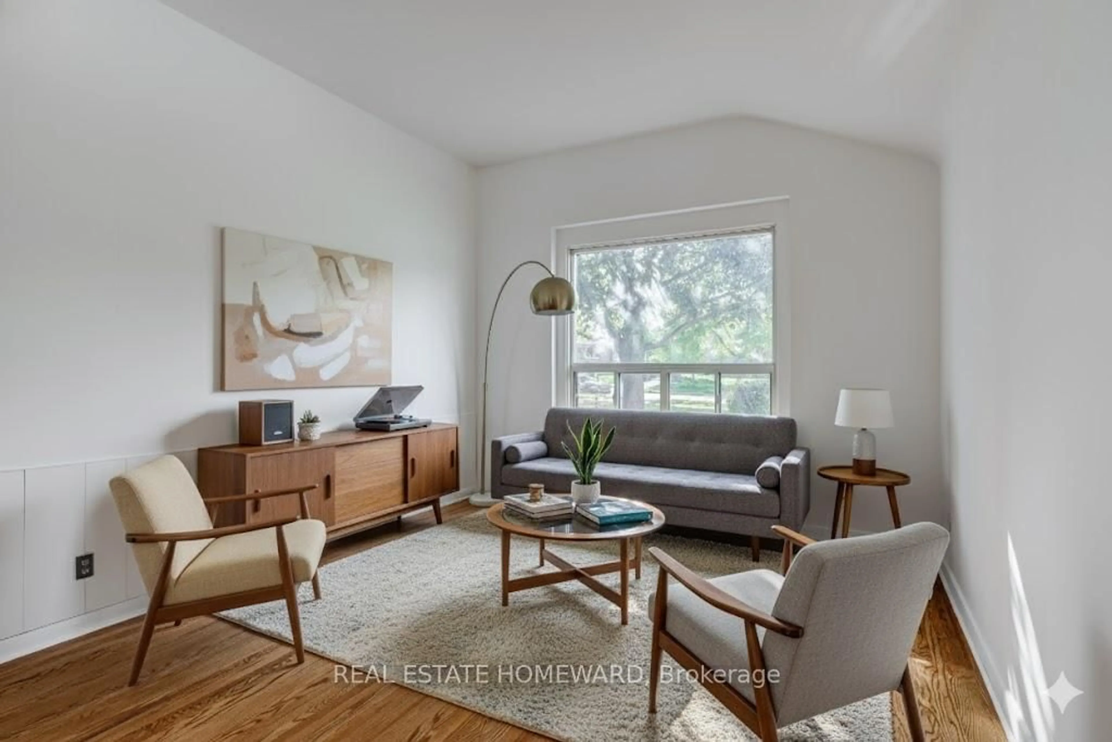 Living room with furniture, wood/laminate floor for 80 Wantanopa Cres, Toronto Ontario M1H 2B4