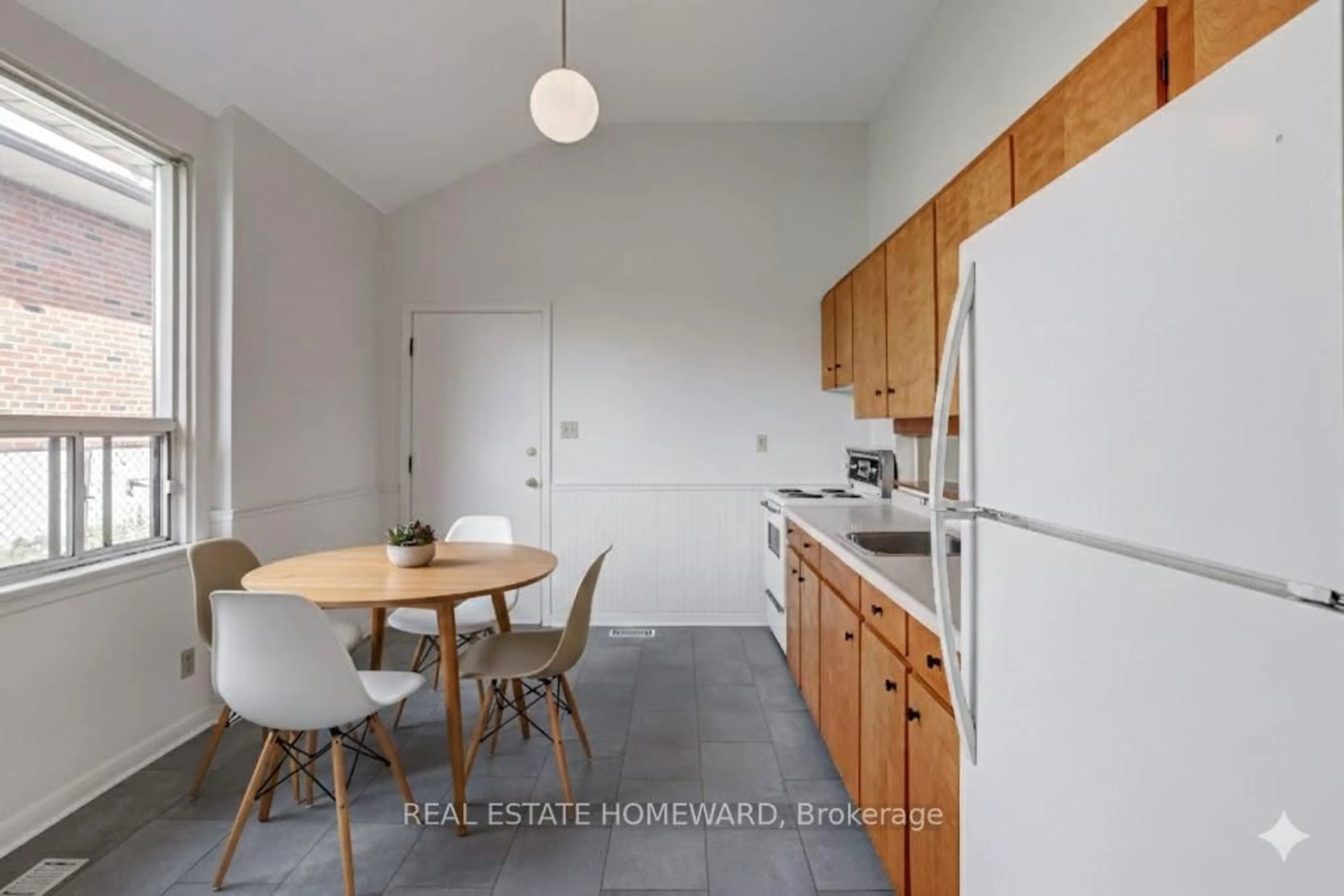 Standard kitchen, unknown for 80 Wantanopa Cres, Toronto Ontario M1H 2B4