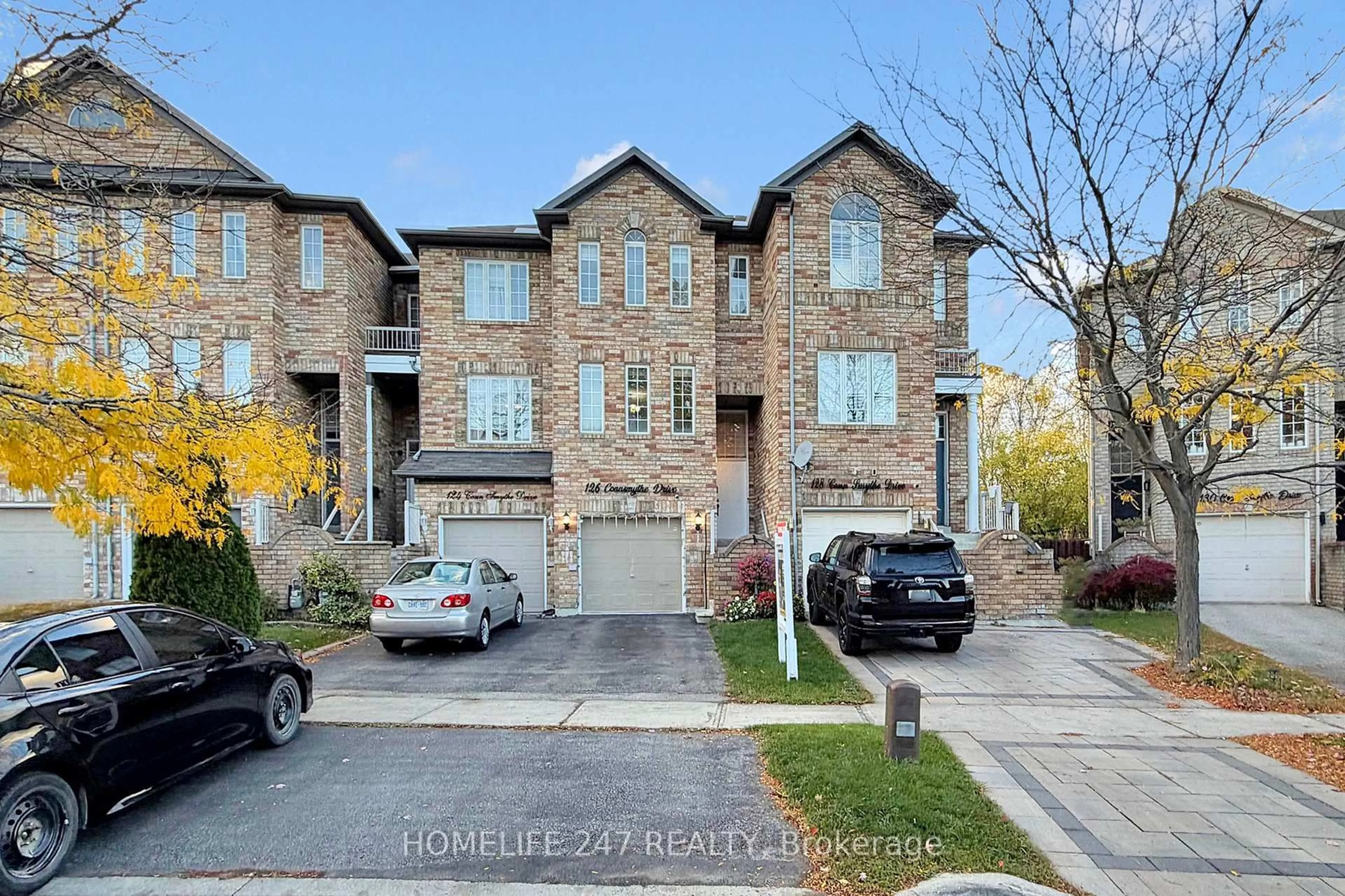 A pic from outside/outdoor area/front of a property/back of a property/a pic from drone, street for 126 Conn Smythe Dr, Toronto Ontario M1J 3P5