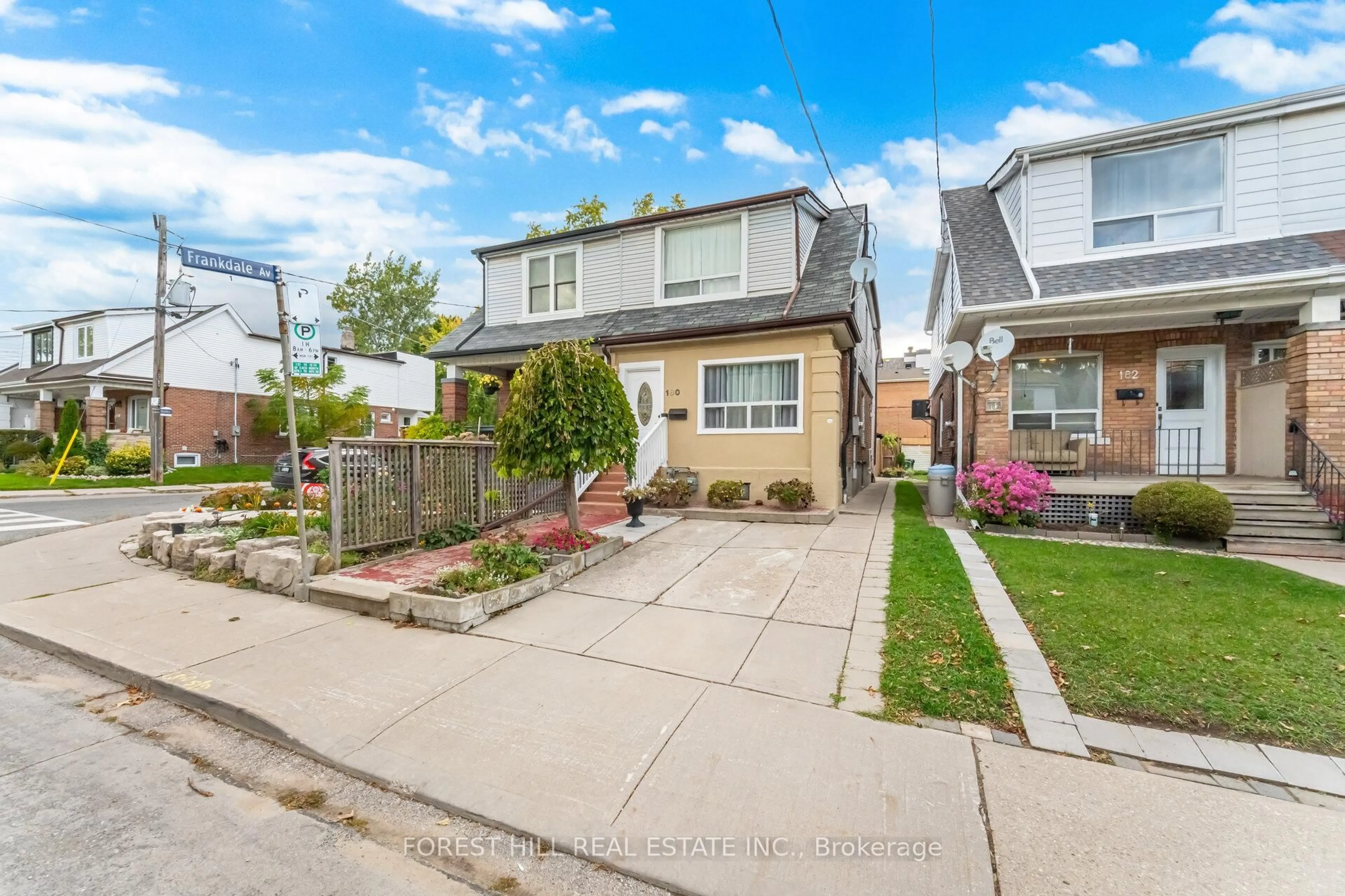 A pic from outside/outdoor area/front of a property/back of a property/a pic from drone, street for 180 Milverton Blvd, Toronto Ontario M4J 1V4