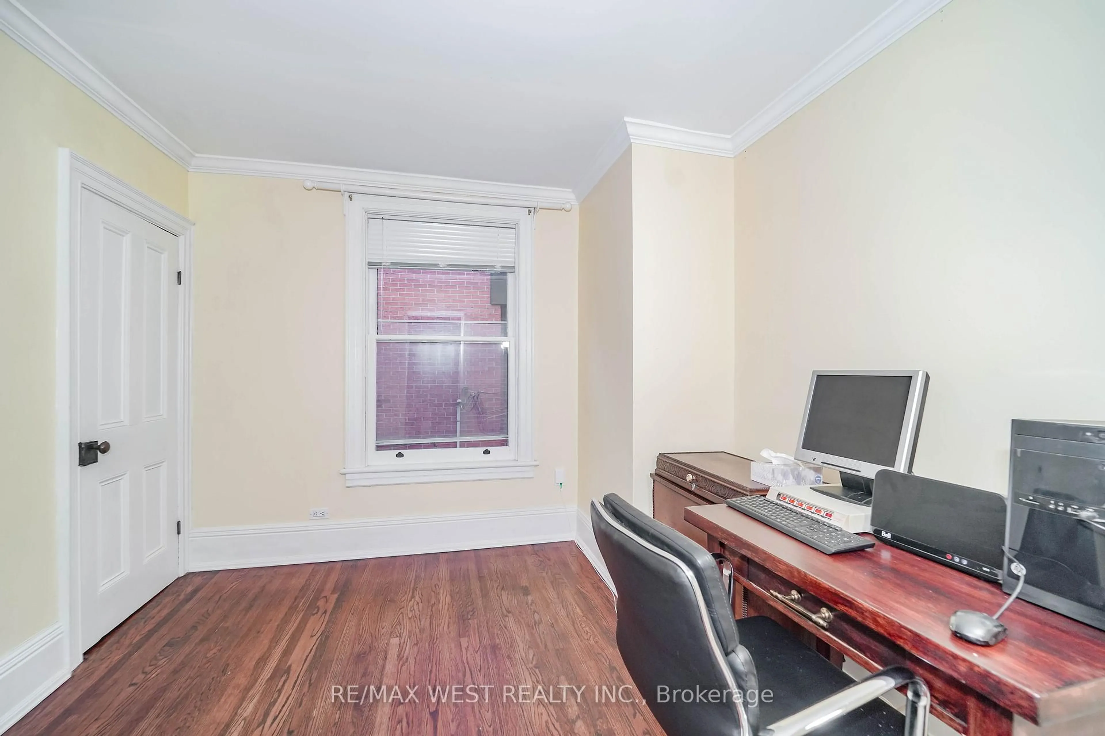 A pic of a room for 153 Booth Ave, Toronto Ontario M4M 2M5